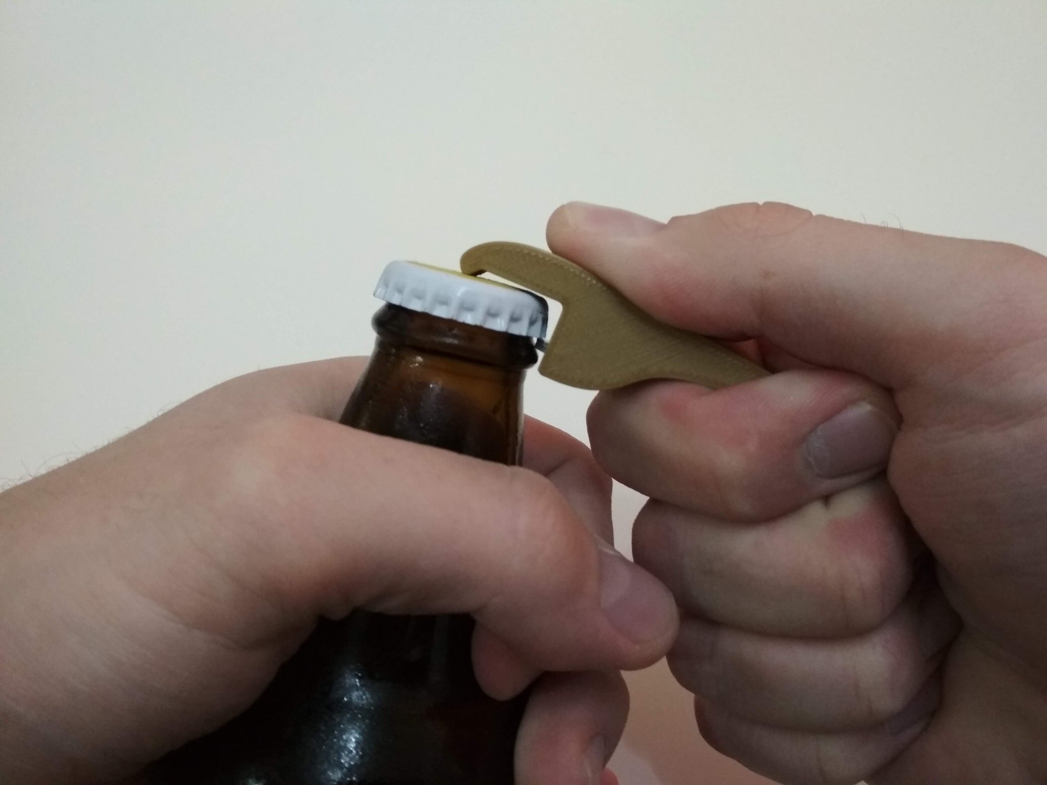 Móc khóa mở nắp chai tiện lợi, nhỏ gọn