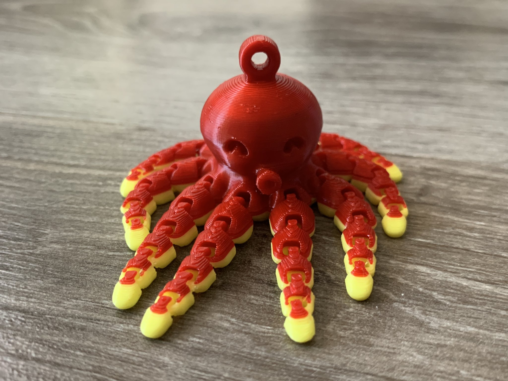 Móc khóa bạch tuộc khớp nối độc đáo