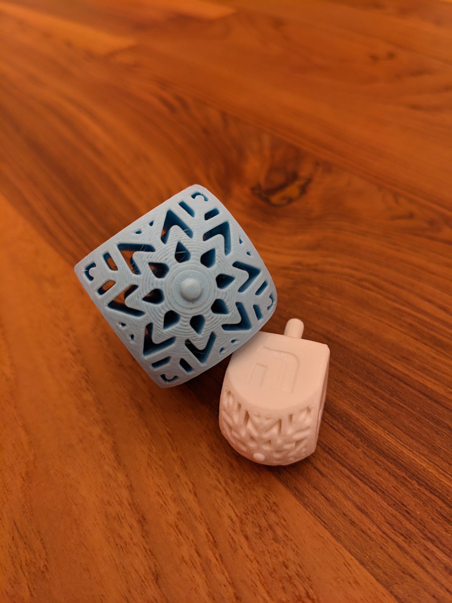 Tuyệt đẹp dreidel hình bông tuyết cho mùa lễ hội