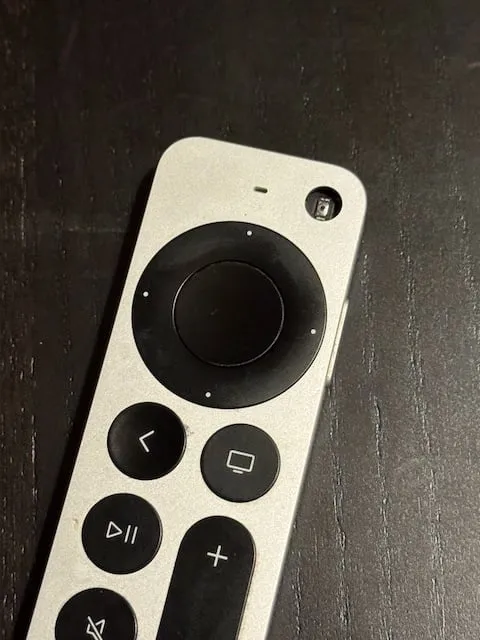 Sửa nút nguồn cho điều khiển Siri Apple TV