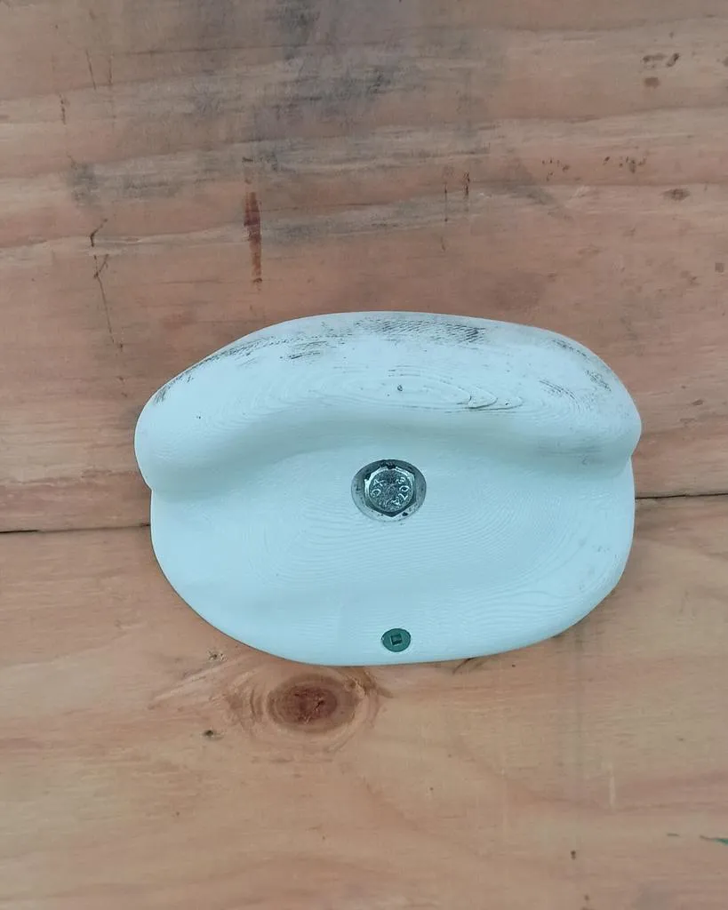 Giá đỡ leo núi bouldering thiết kế cho tường leo