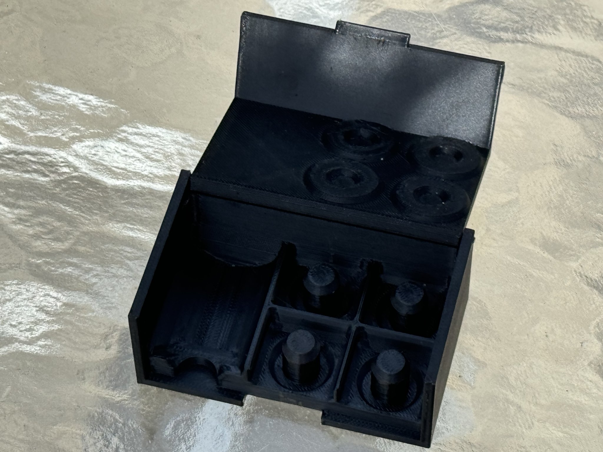 Hộp lưu trữ khóa bánh xe Subaru gọn gàng