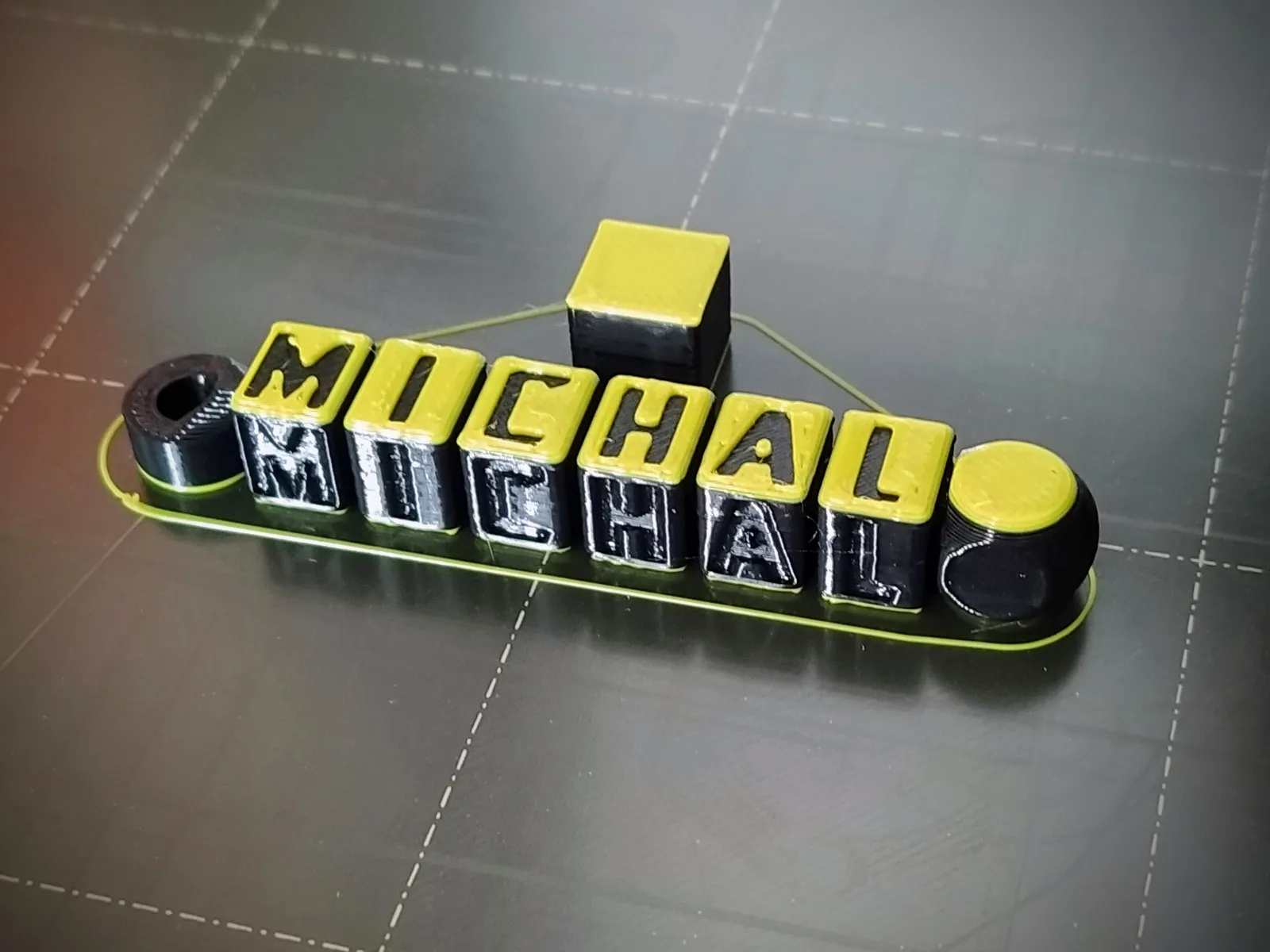 Móc khóa chữ cái cá nhân hóa cho tên của bạn