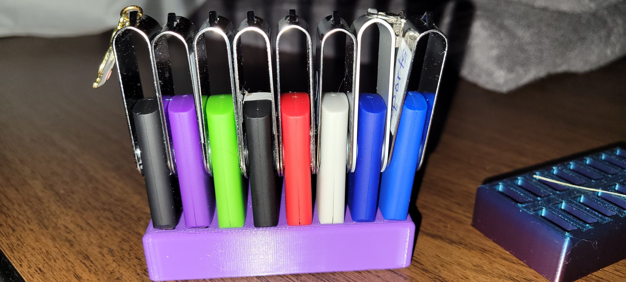 Giá đỡ USB cho các thanh USB rộng hơn