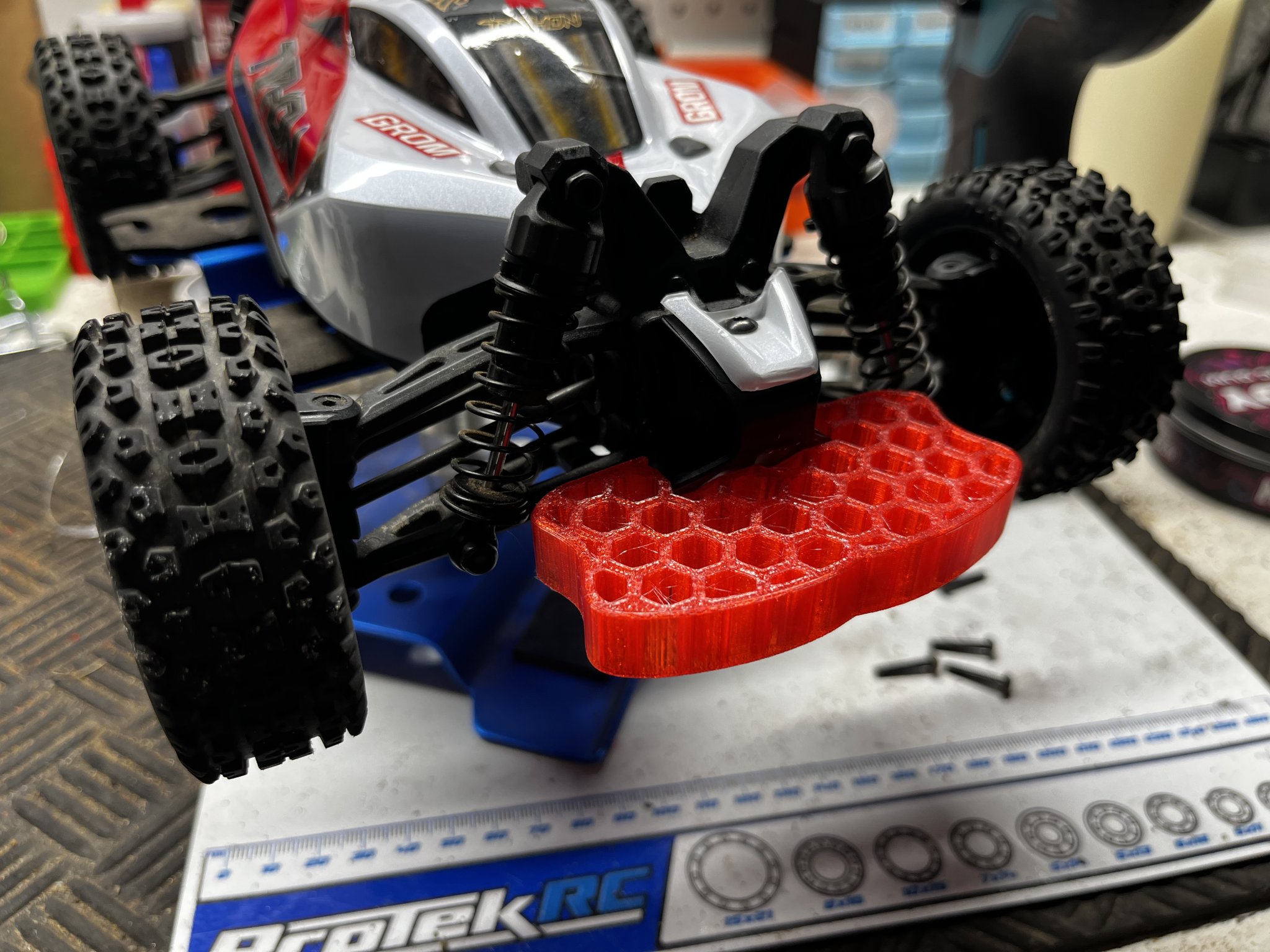 Cản đường tổ ong cho Arrma Typhon Grom