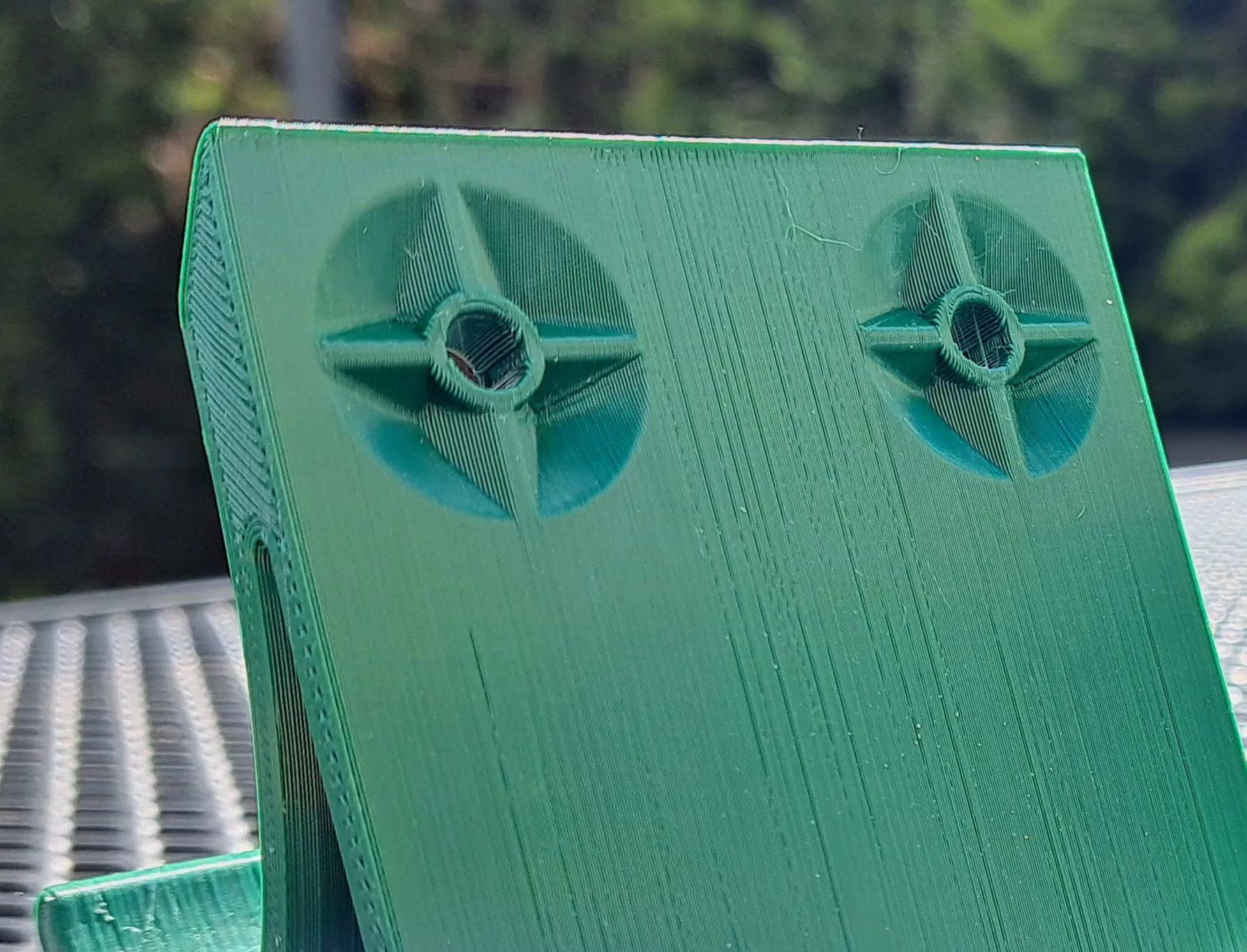 Giá treo dụng cụ làm vườn kiểu xẻng