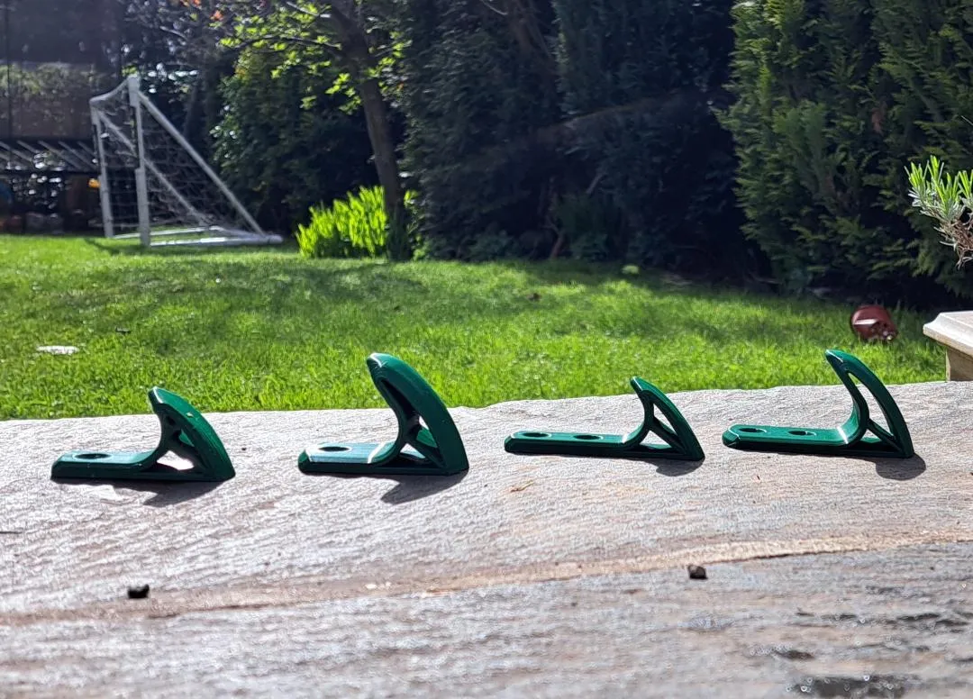 Giá treo dụng cụ làm vườn cho nhà kho