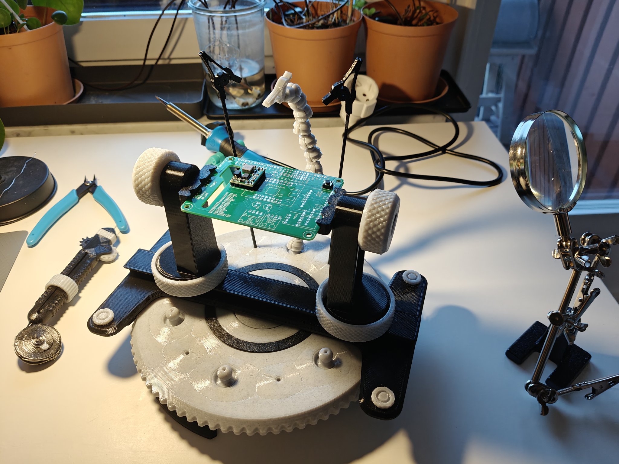 Bàn xoay đa năng cho hàn và sơn miniatures