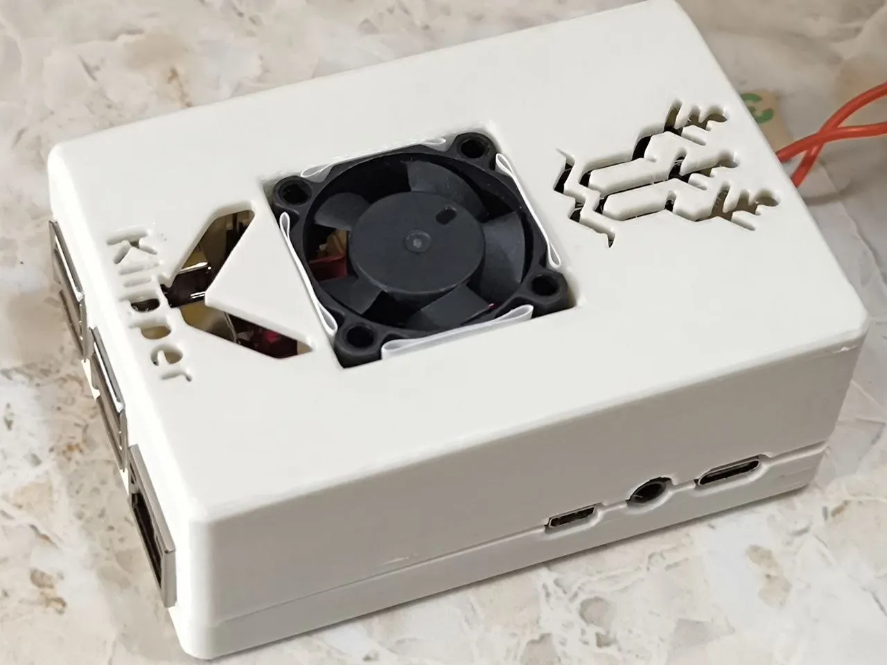 Vỏ BTT Pi V1.2 với quạt 3010 gắn trực tiếp