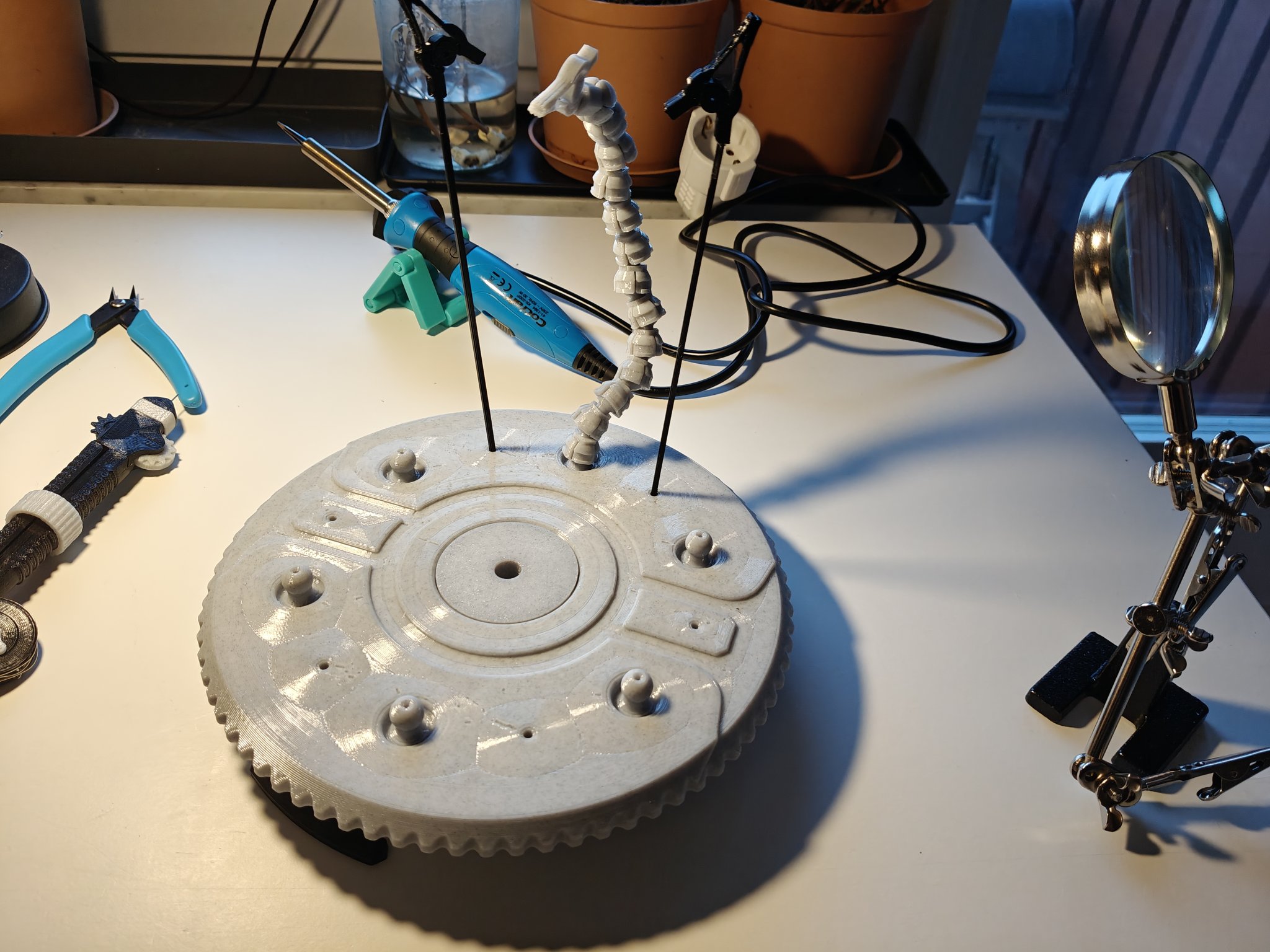 Bàn xoay đa năng cho hàn và sơn miniatures