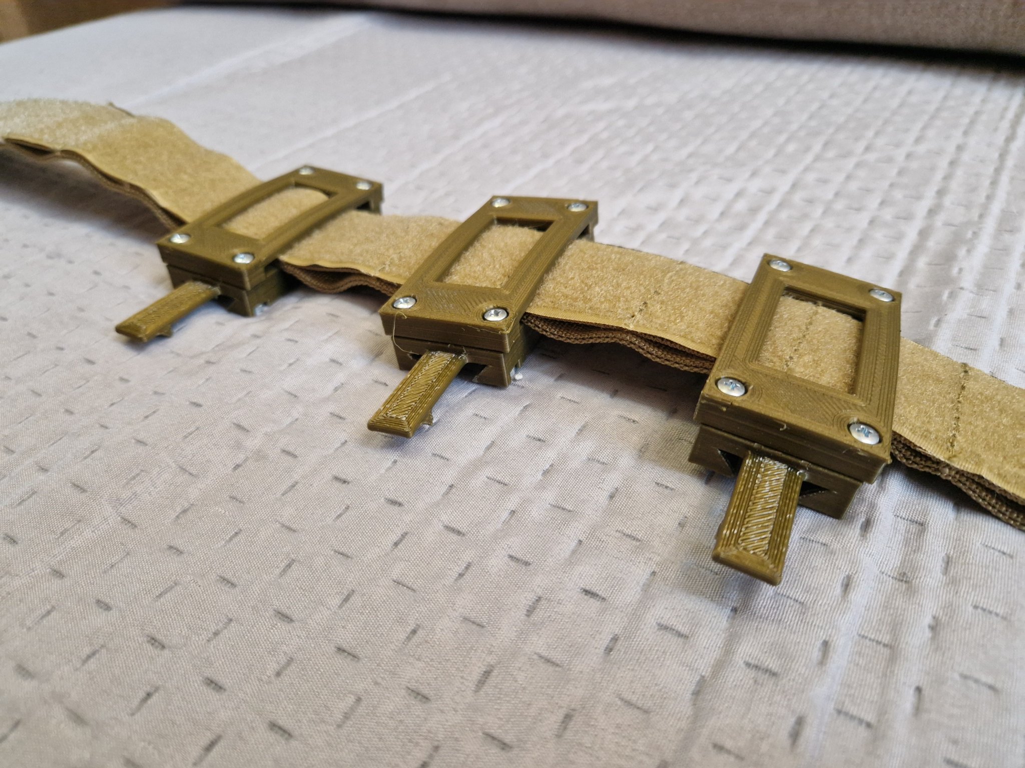 Bao đựng băng đạn AR15 gắn vào thắt lưng