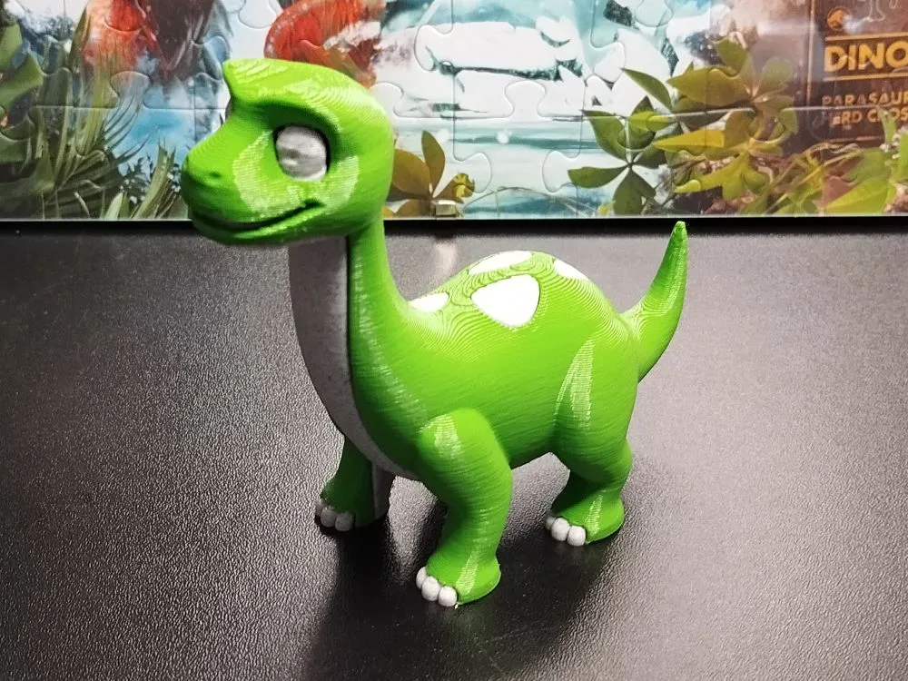 Khủng long Bronto hai màu với đầu đùn đơn