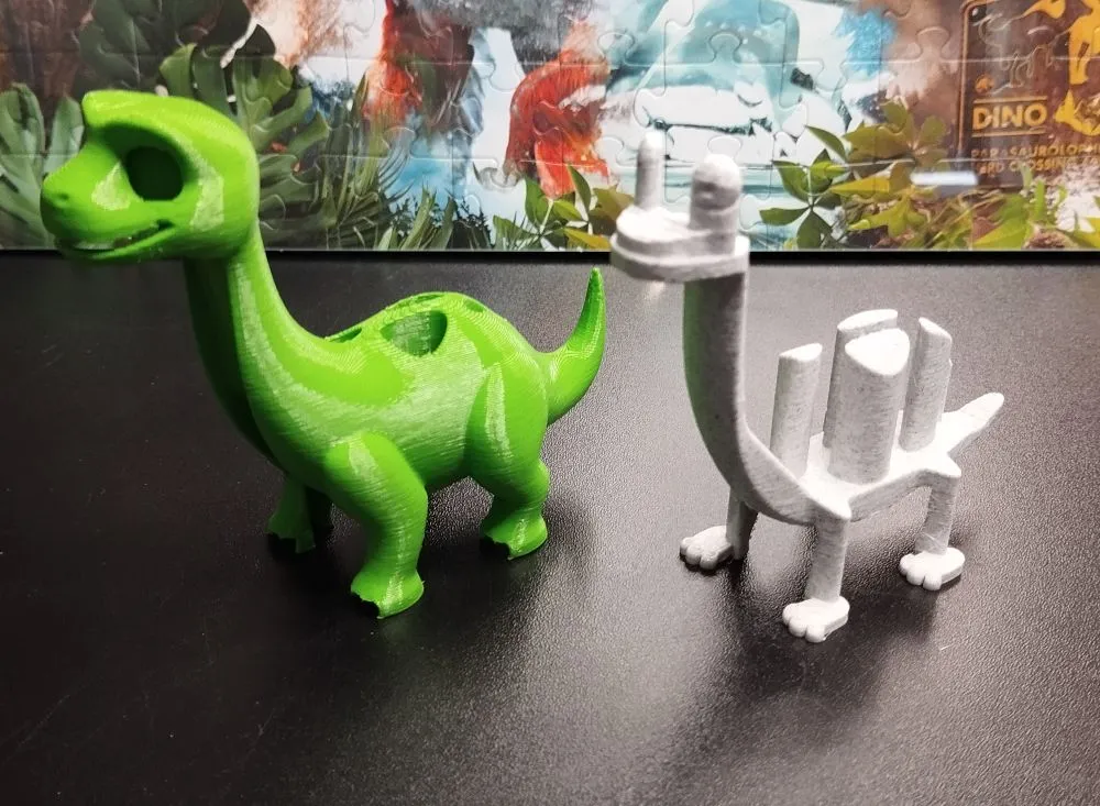 Khủng long Bronto hai màu với đầu đùn đơn