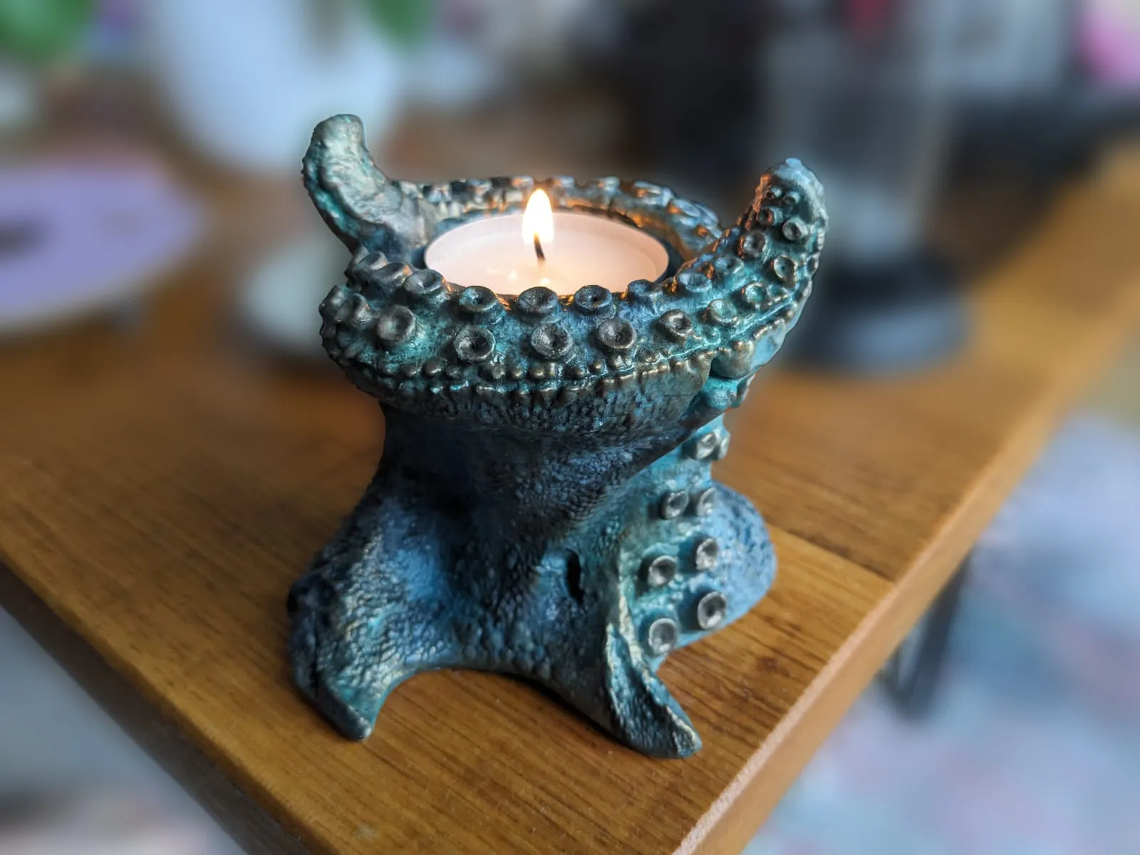 Giá đỡ nến lấy cảm hứng từ HP Lovecraft