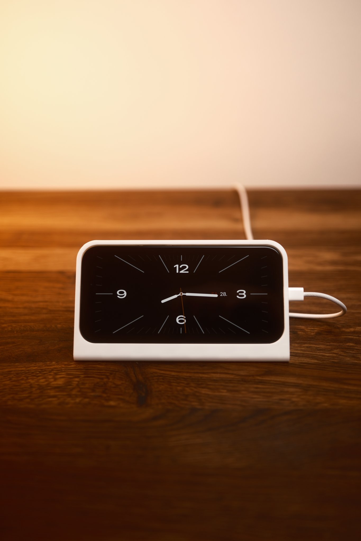 Giá đỡ chờ cho iPhone - Sạc USB đa năng