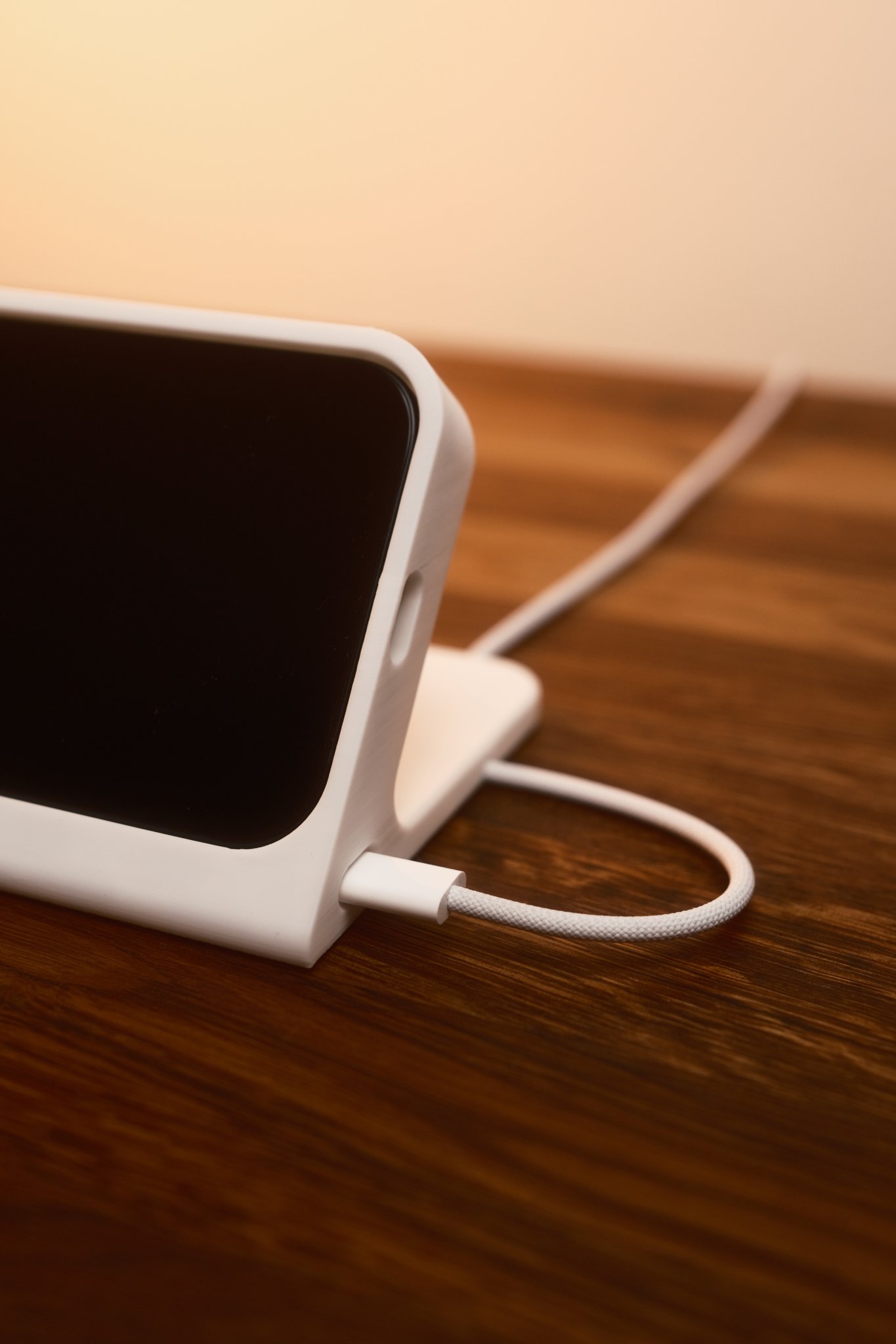 Giá đỡ chờ cho iPhone - Sạc USB đa năng