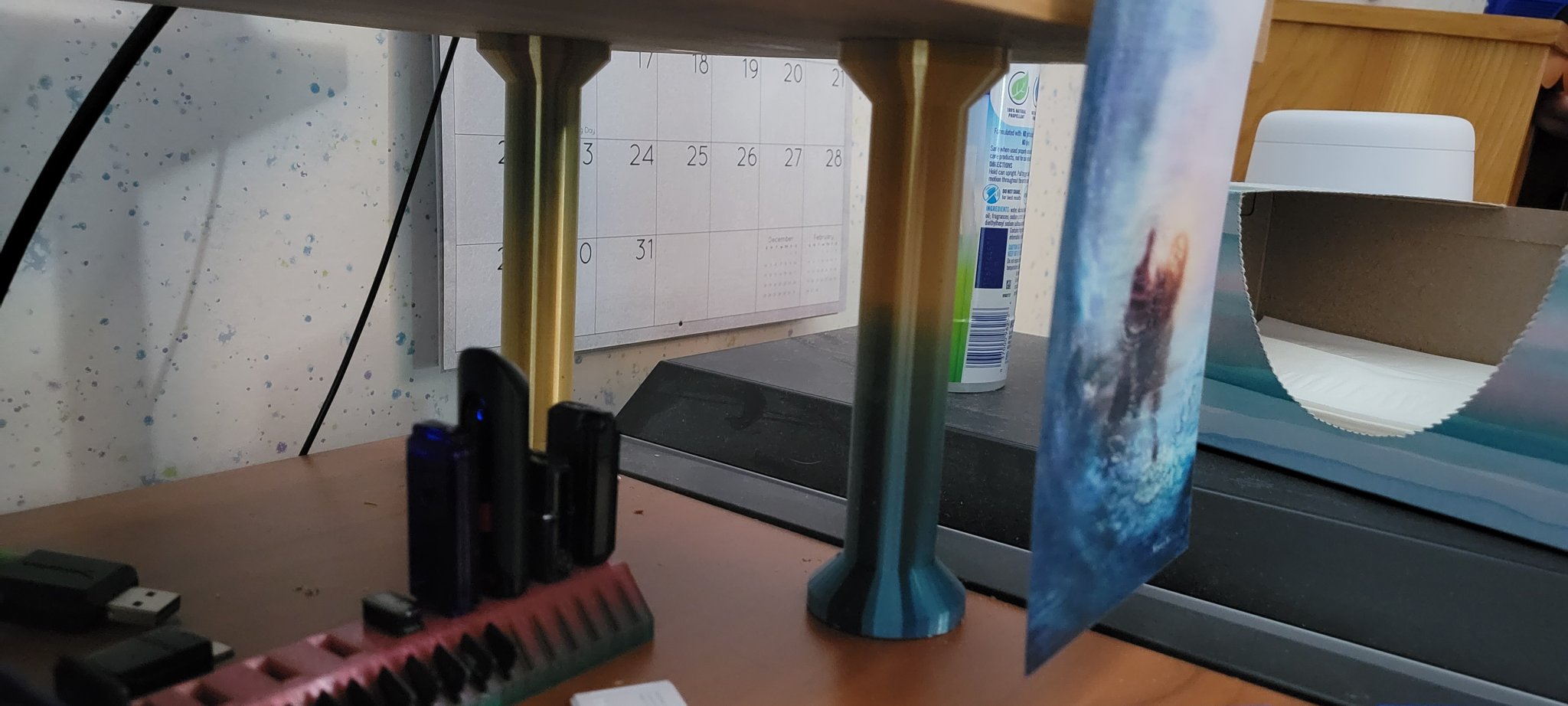 Giá đỡ kệ cho màn hình và sách trên bàn làm việc