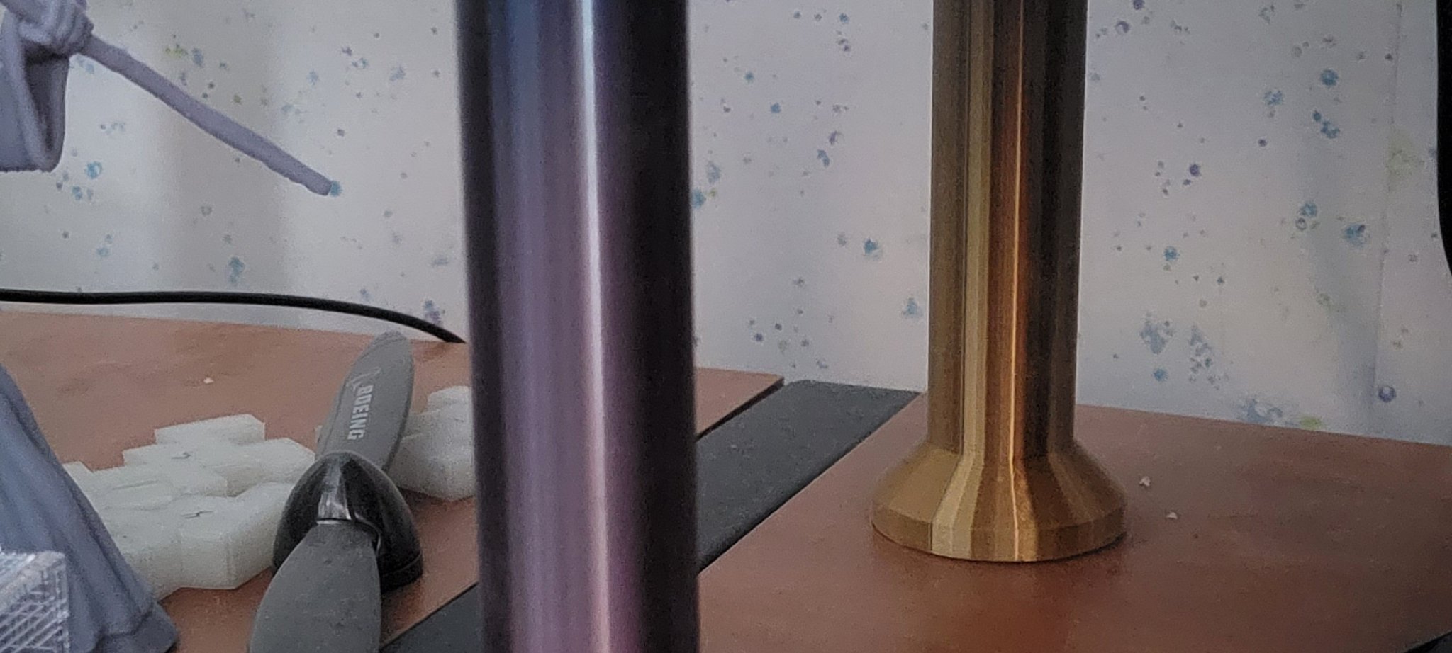 Giá đỡ kệ cho màn hình và sách trên bàn làm việc