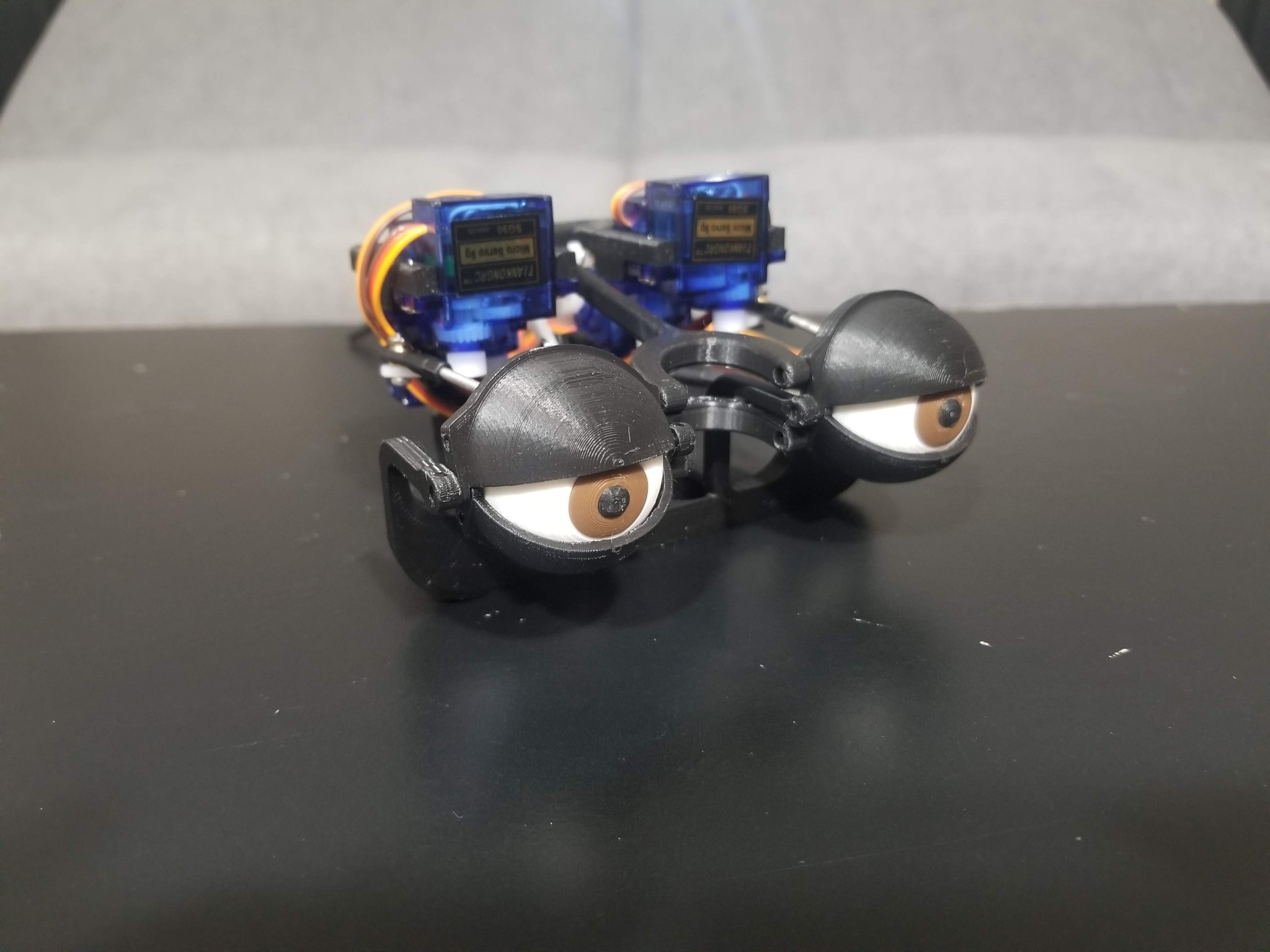 Lắp ráp mắt animatronic với servo và joystick Arduino