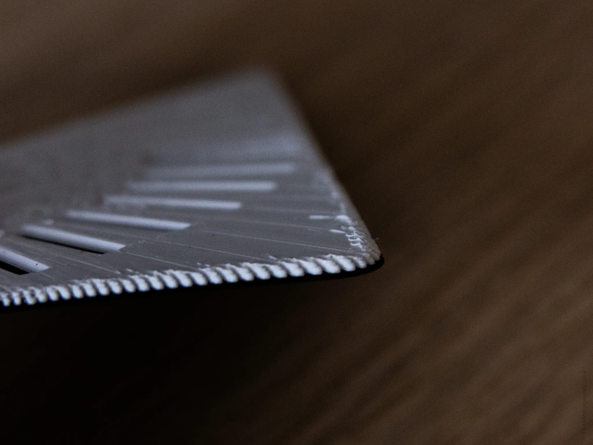 Thước kẻ góc có khe cho việc vẽ chính xác