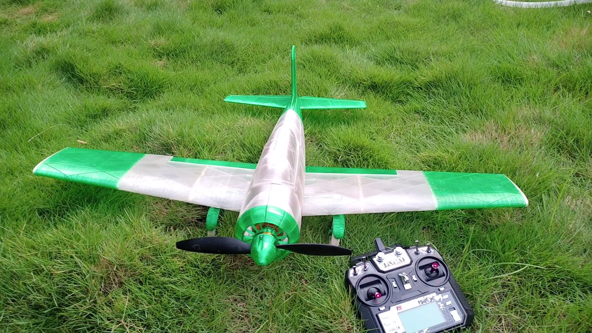 Máy bay điều khiển từ xa in 3D bằng filament PET tái chế