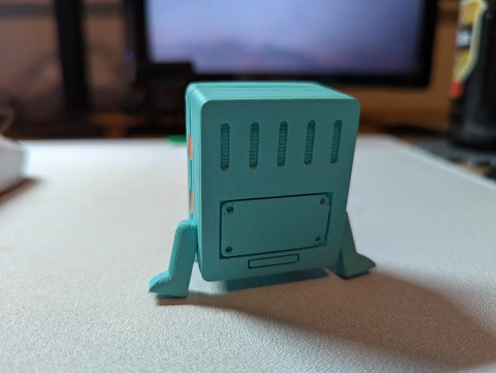 Bàn làm việc nhỏ BMO từ Adventure Time