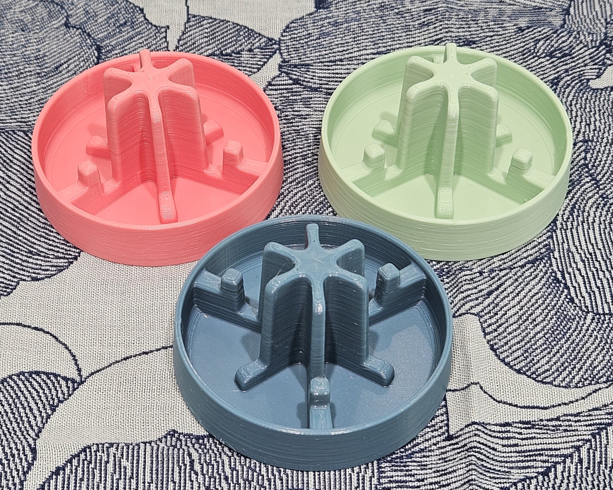 Giá đỡ bình nước đa năng dễ in 3D