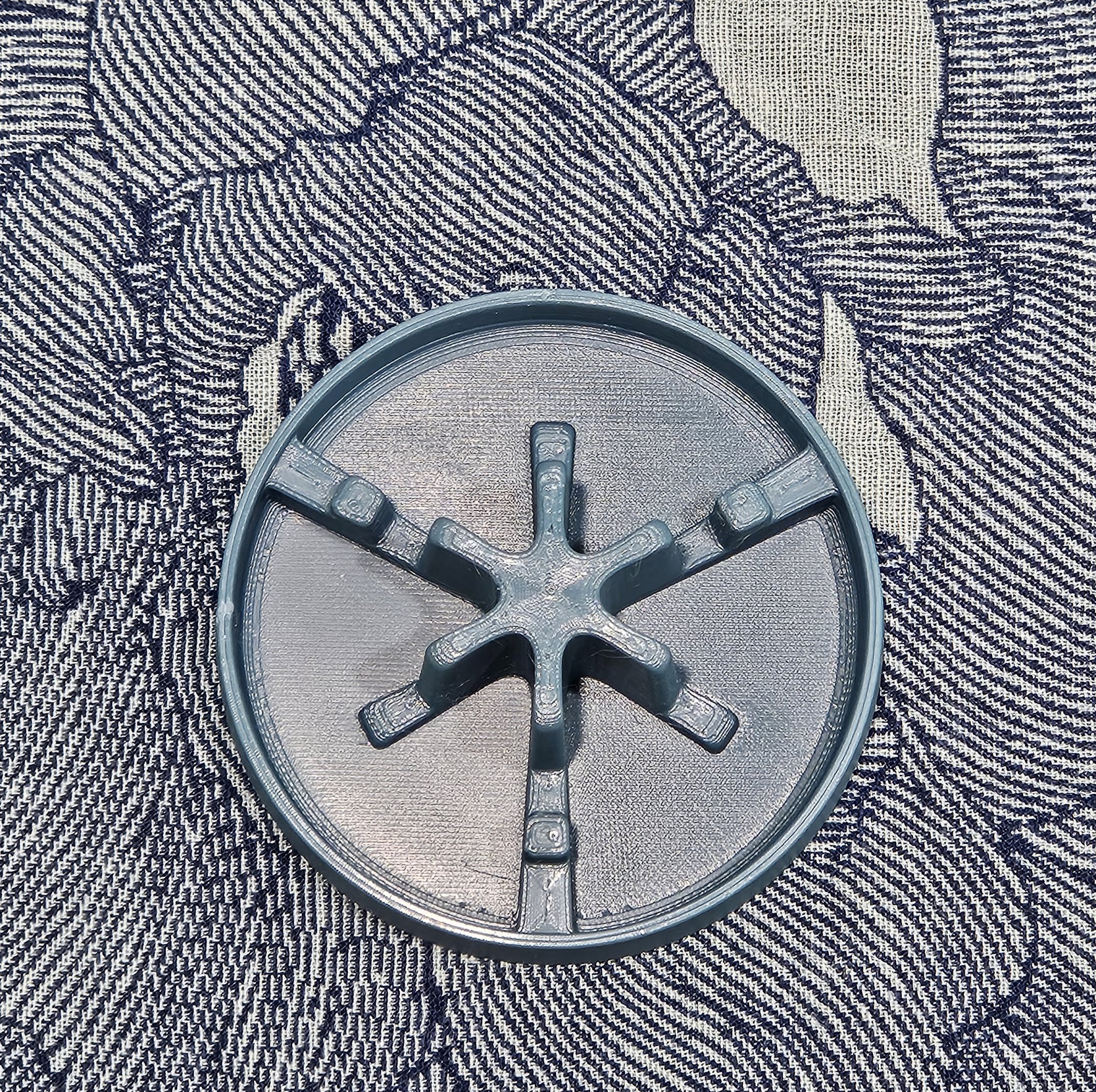 Giá đỡ bình nước đa năng dễ in 3D