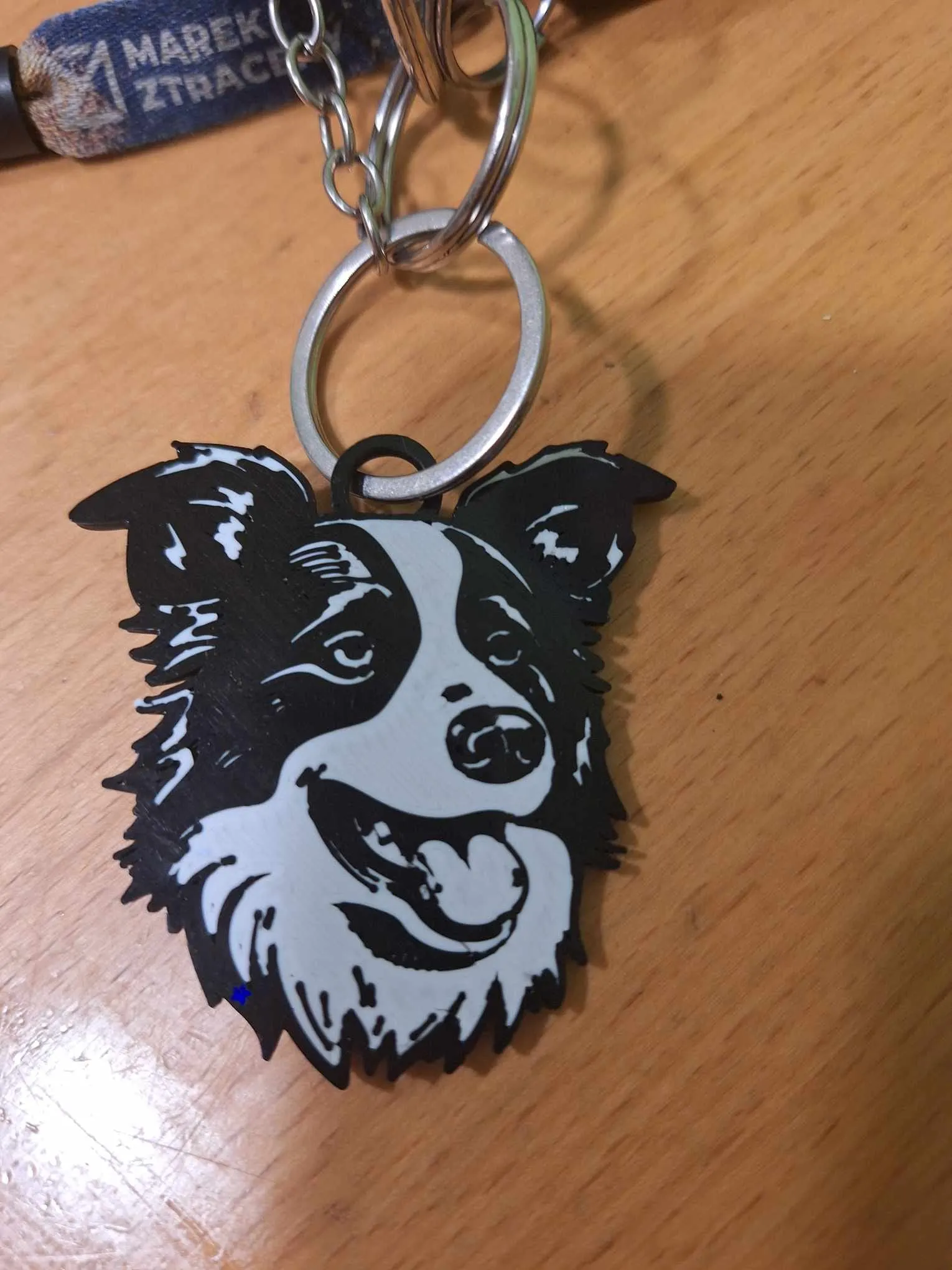 Móc khóa Border Collie hai màu