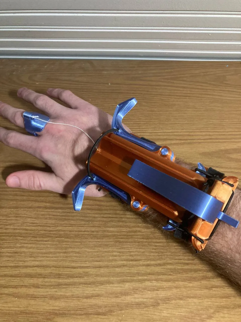 Nerf crossbow gắn tay Aristocrat với dây paracord 3mm