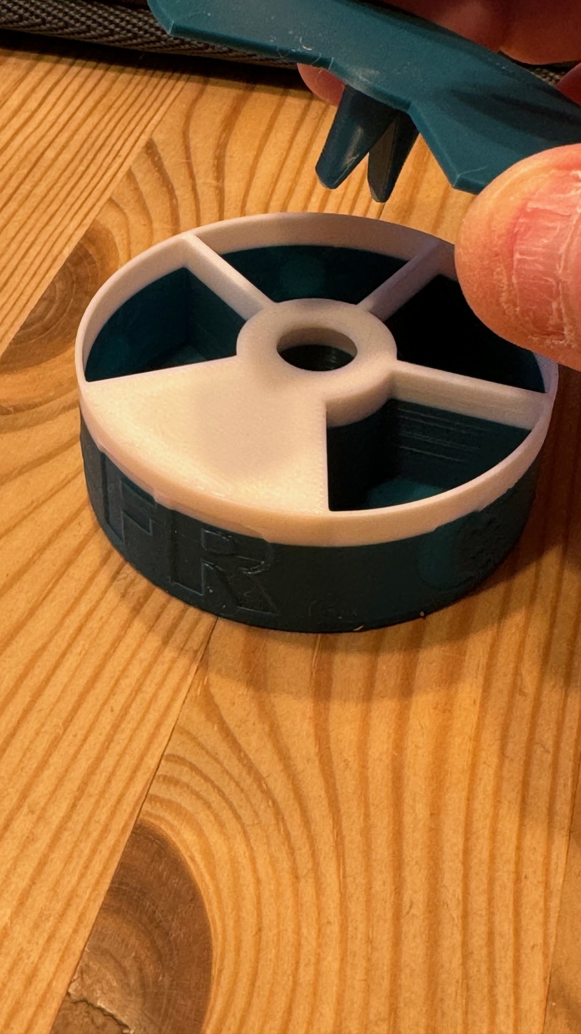 Hộp đựng thuốc 7 ngày có dispenser và hộp du lịch nắp vặn