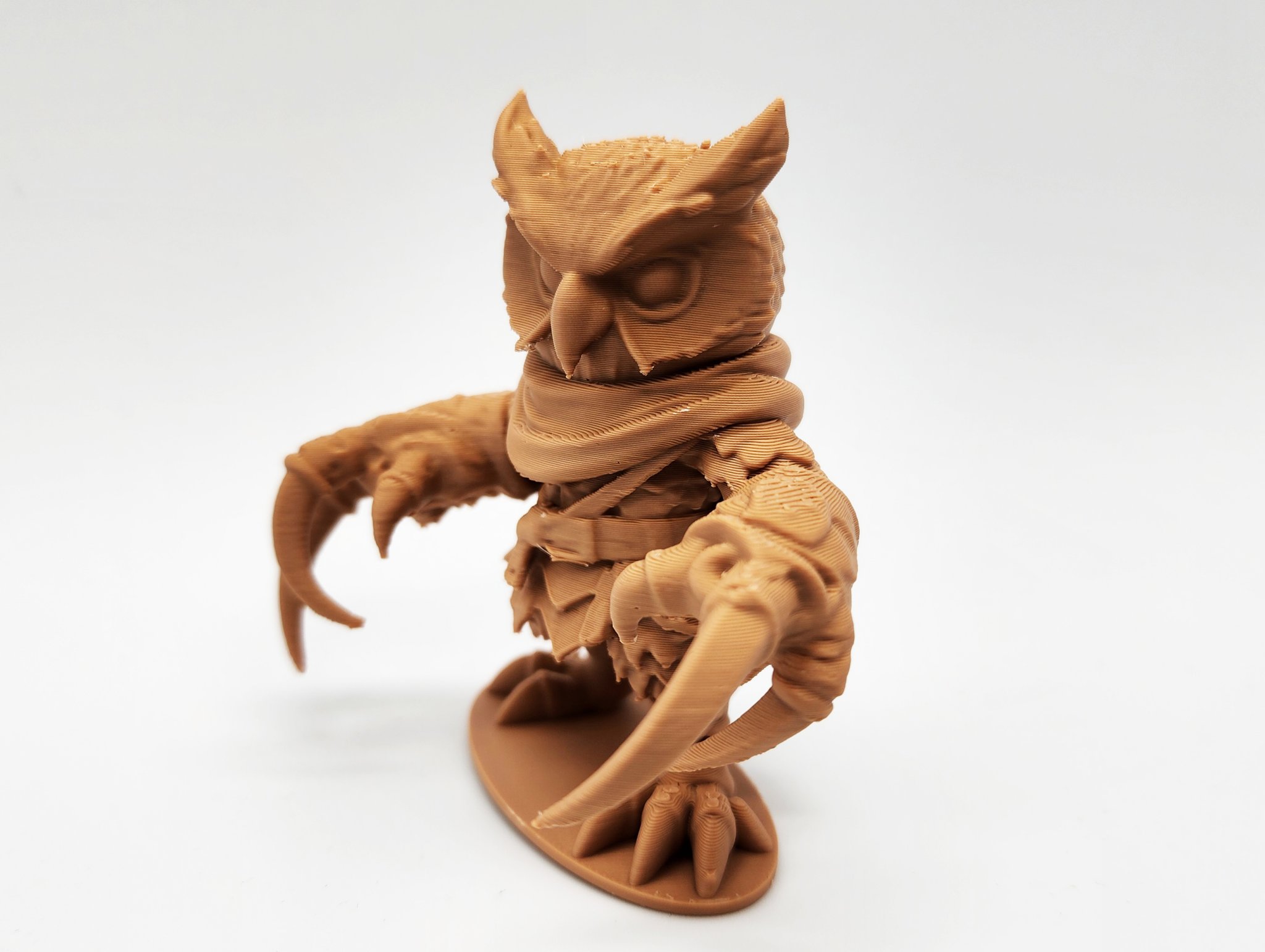 Nhân vật phiêu lưu cú mèo - Shapeshifter với khả năng tàng hình