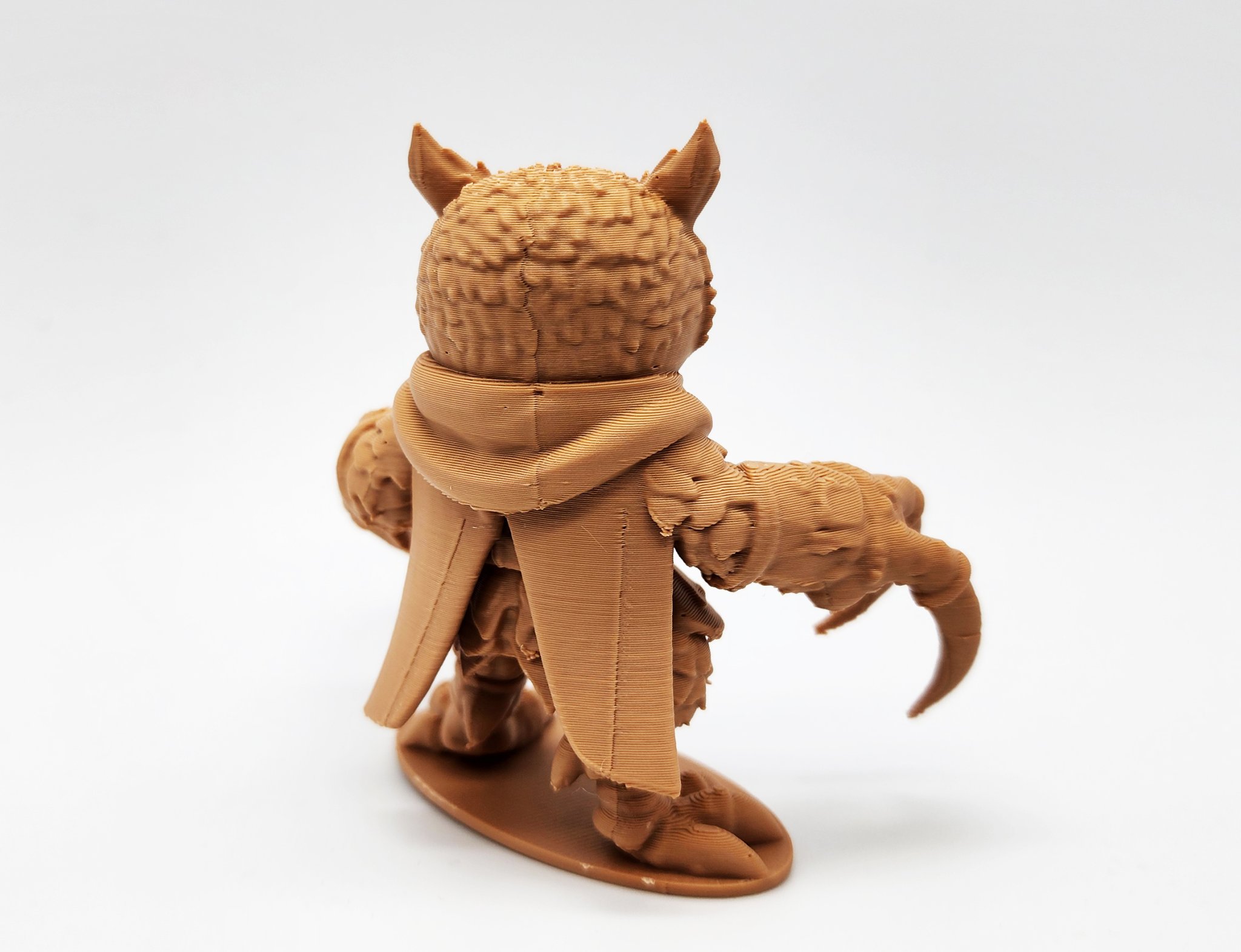 Nhân vật phiêu lưu cú mèo - Shapeshifter với khả năng tàng hình