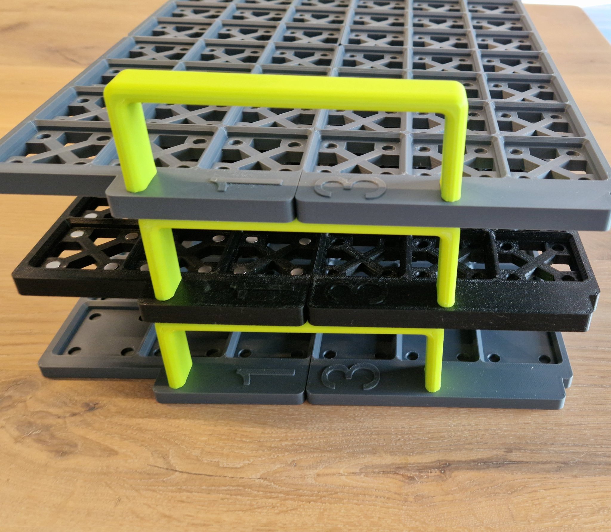 Khay xếp chồng Gridfinity Makpac có nam châm