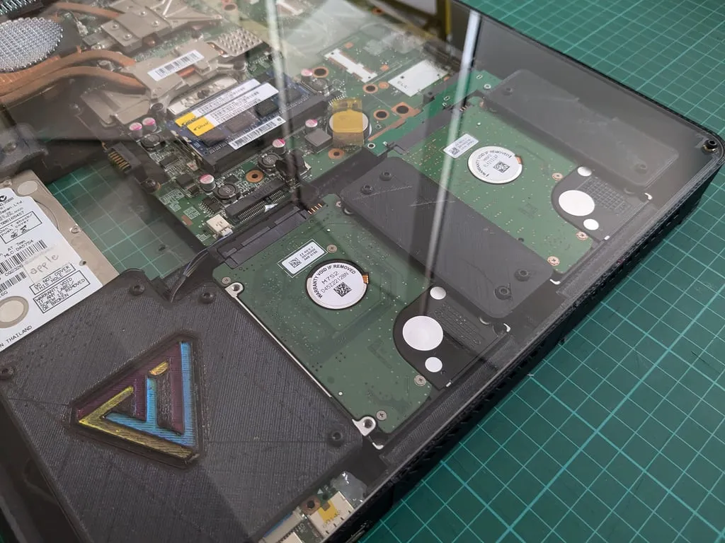 Hộp bóng trưng bày linh kiện laptop HP Pavilion dv7-3150el