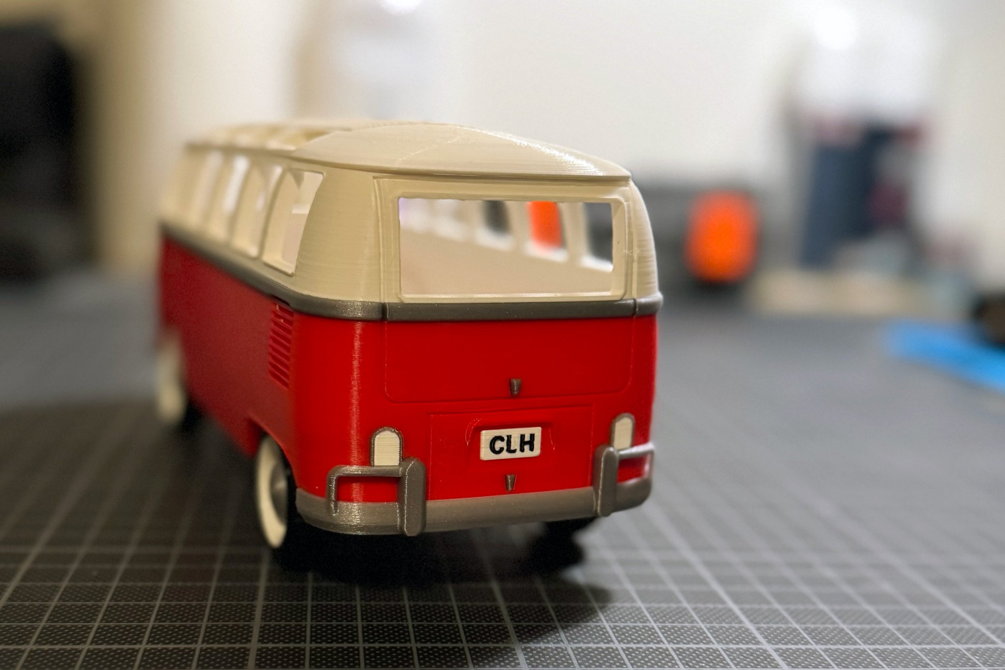 Xe buýt Volkswagen nhiều màu sắc in 3D với MMU