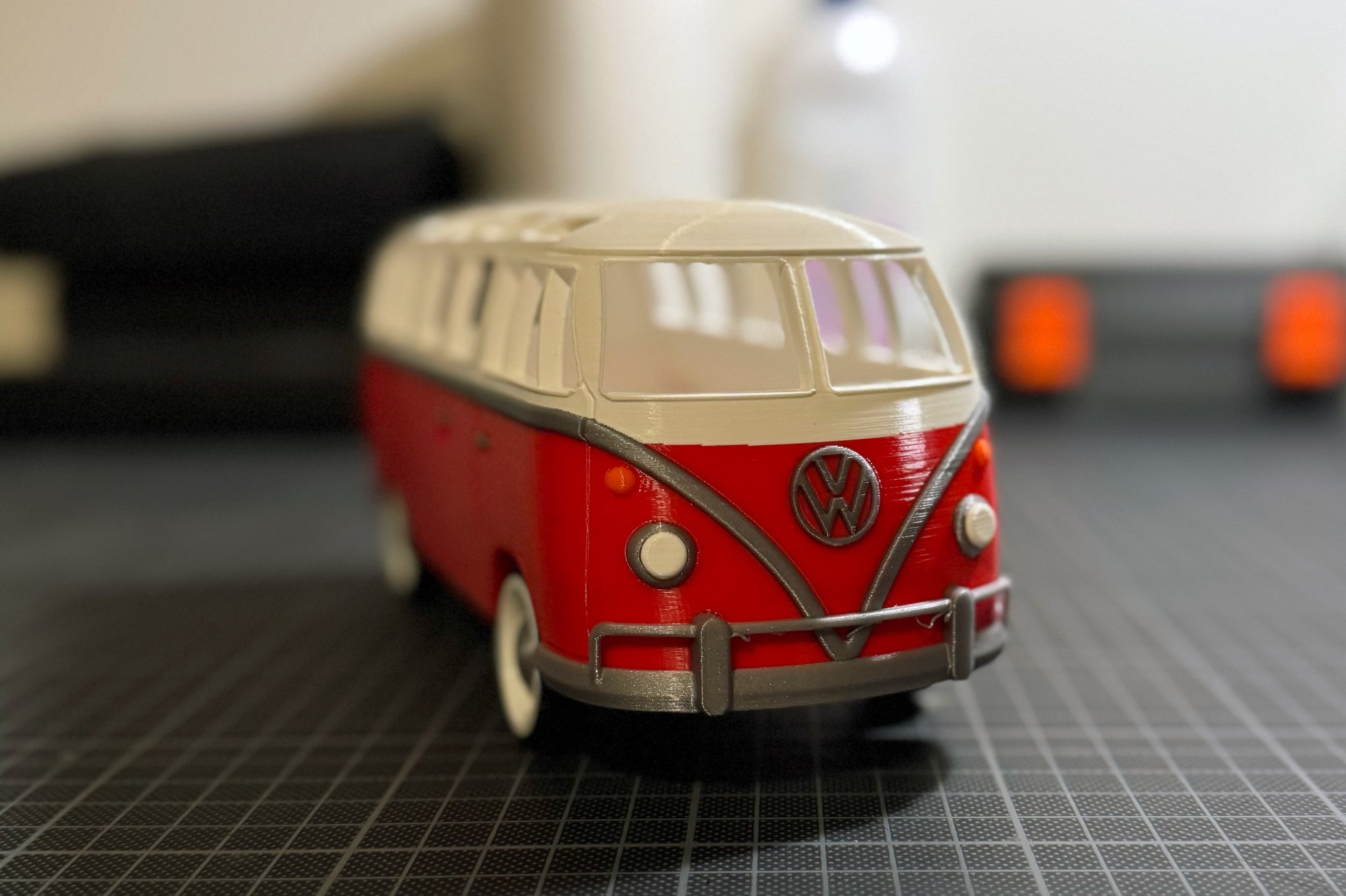 Xe buýt Volkswagen nhiều màu sắc in 3D với MMU