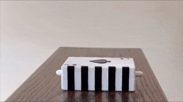 Hộp đố Spade với 3 ngăn bí mật