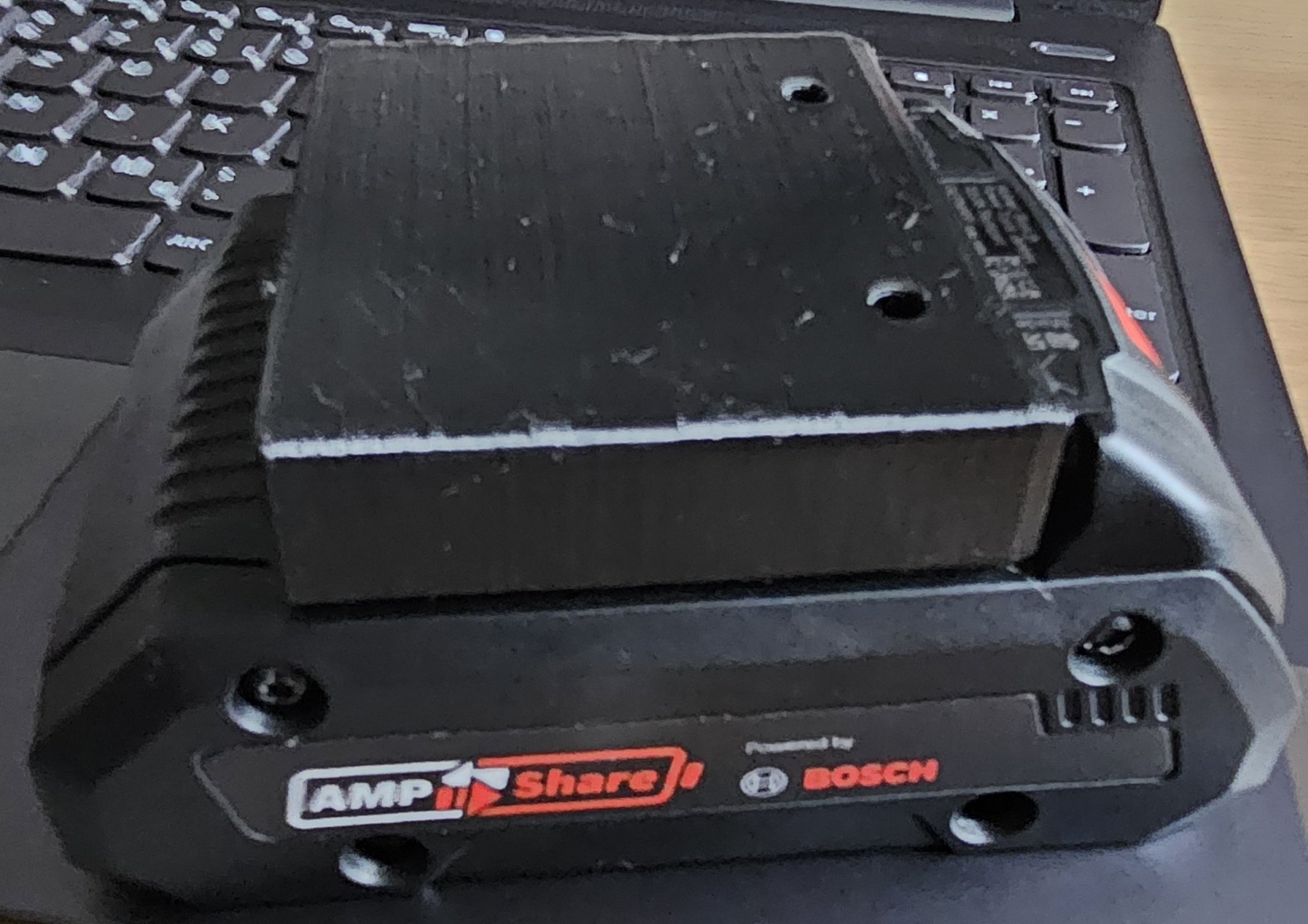 Giá đỡ pin dài Bosch Professional 18V