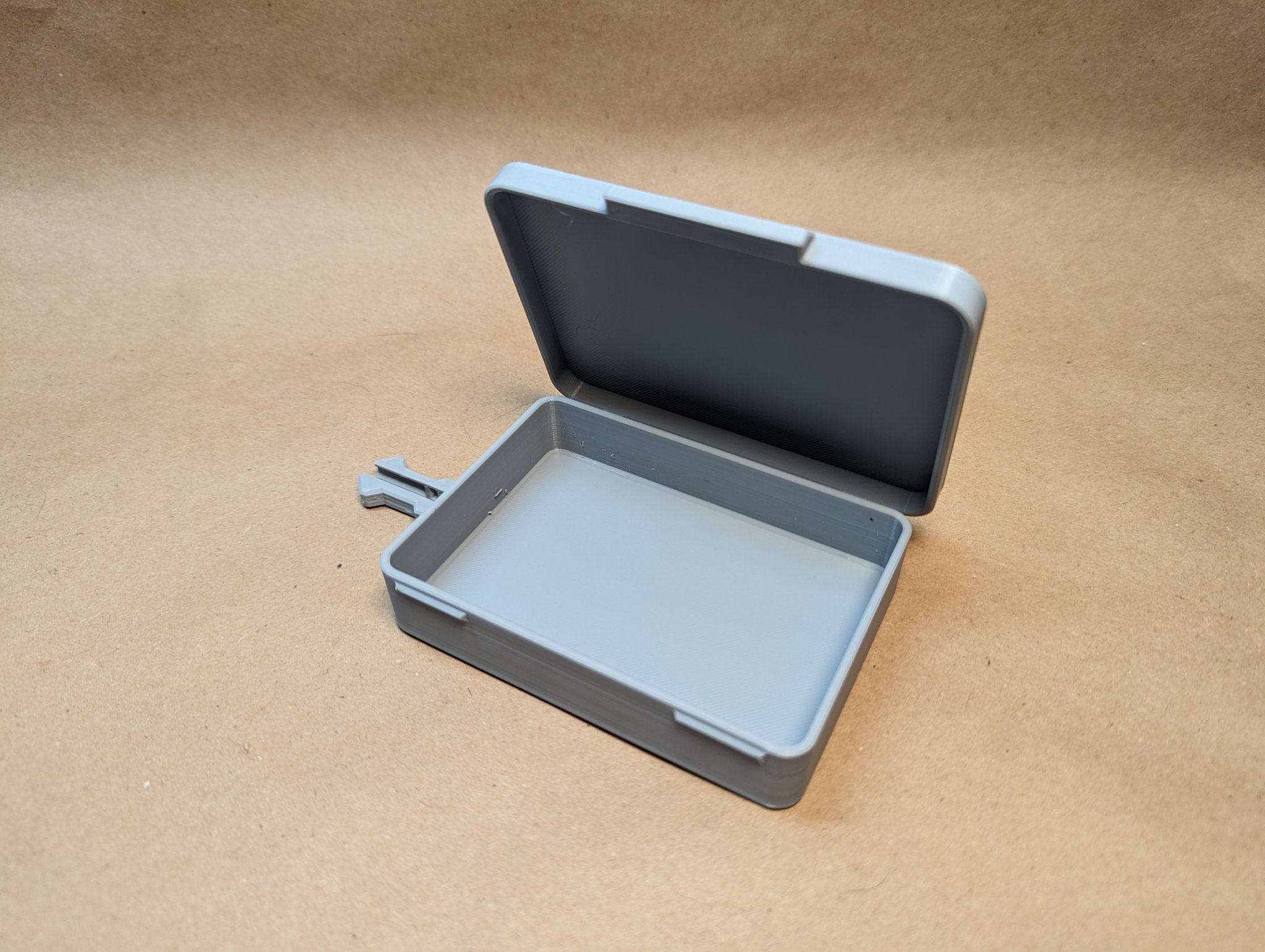 Hộp chứa đồ Flip Top QUICK-CLIP 136mL / 4.6oz