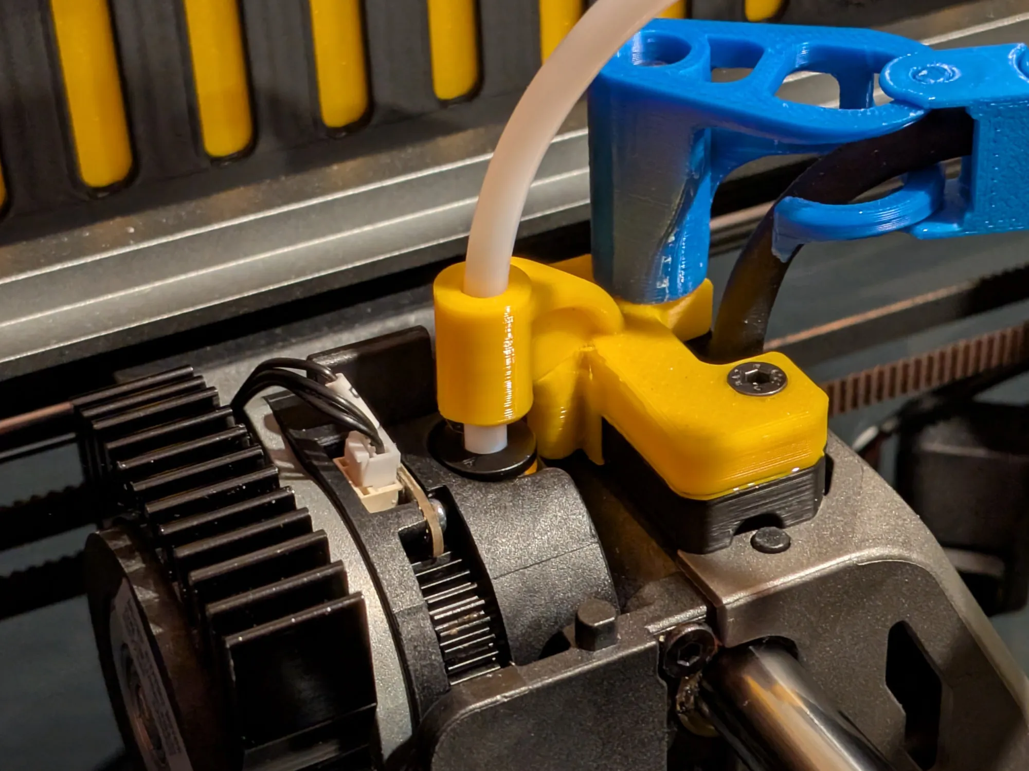 Giá đỡ xích 12mm và hướng dẫn ống PTFE cho máy in Creality K1/K1C