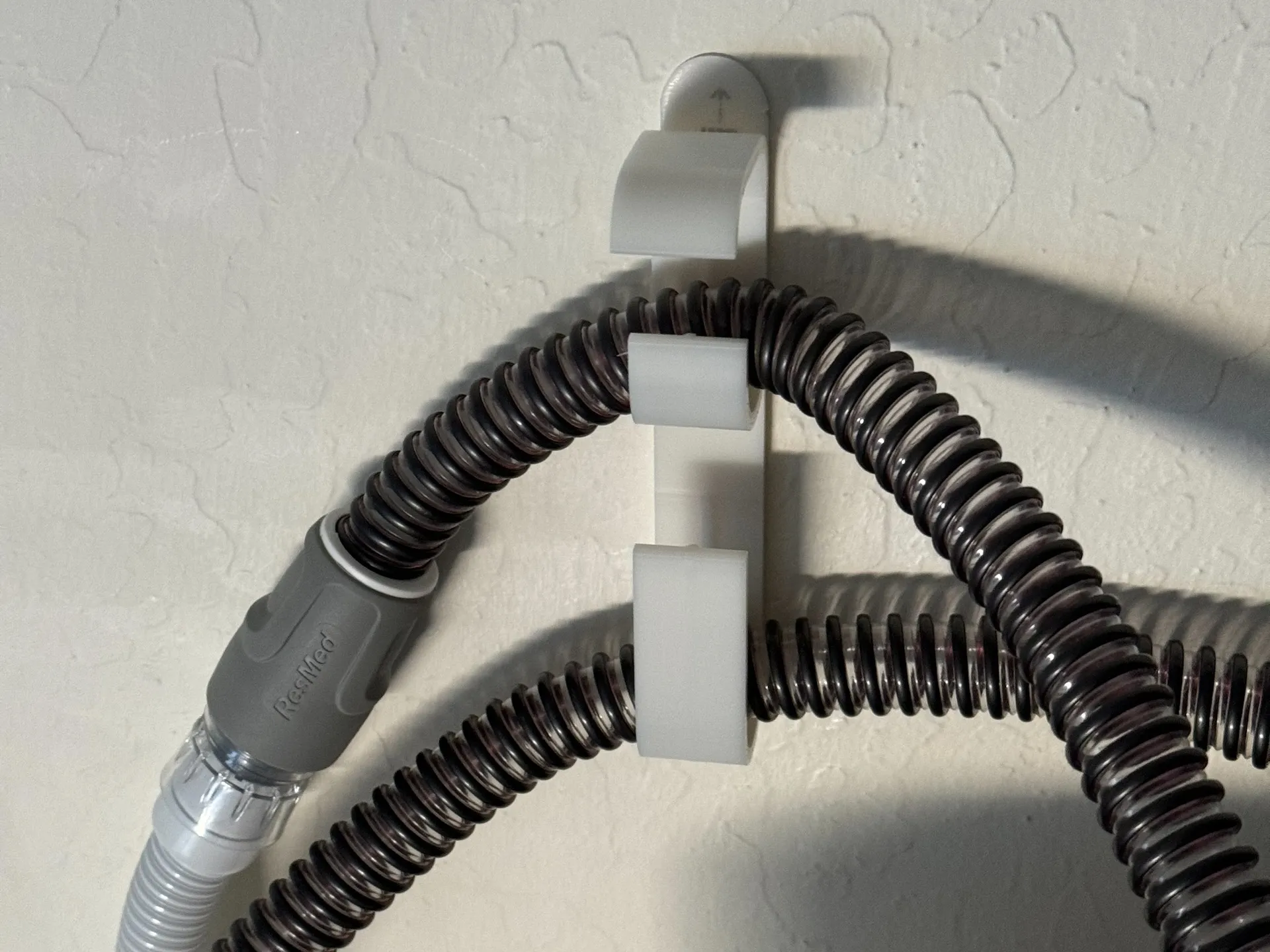 Móc treo ống CPAP với thiết kế chống trượt