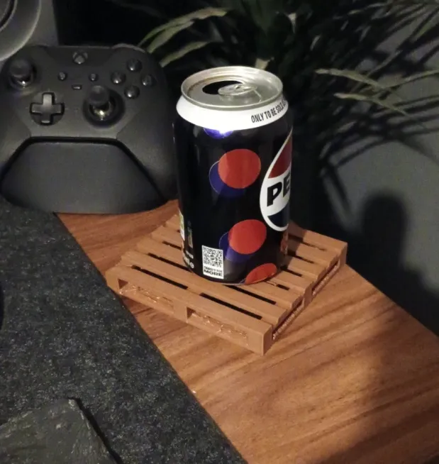 Bộ giá đỡ ly và xe nâng pallet độc đáo