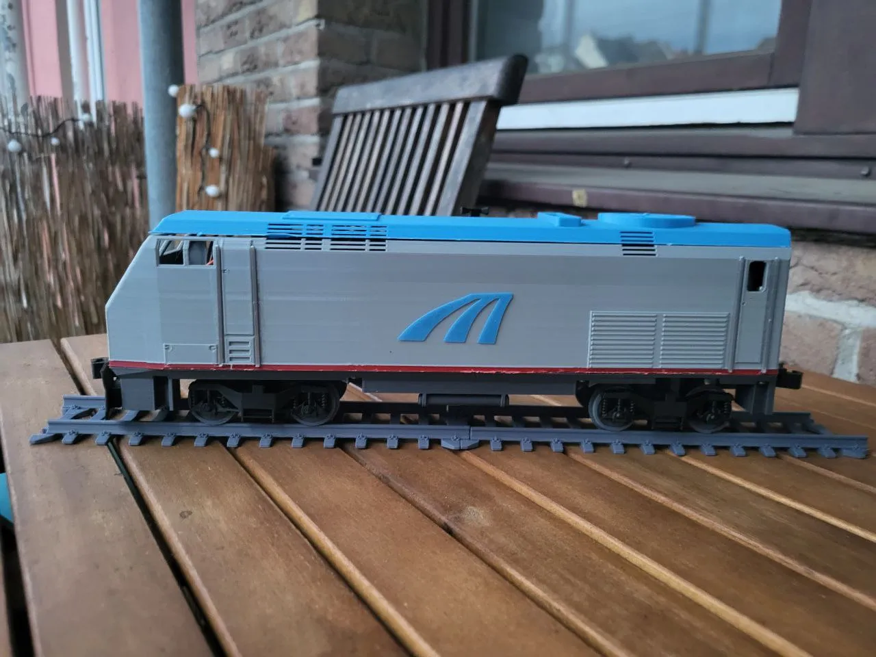 Đầu máy xe lửa Diesel P42 Genisis tương thích O Gauge