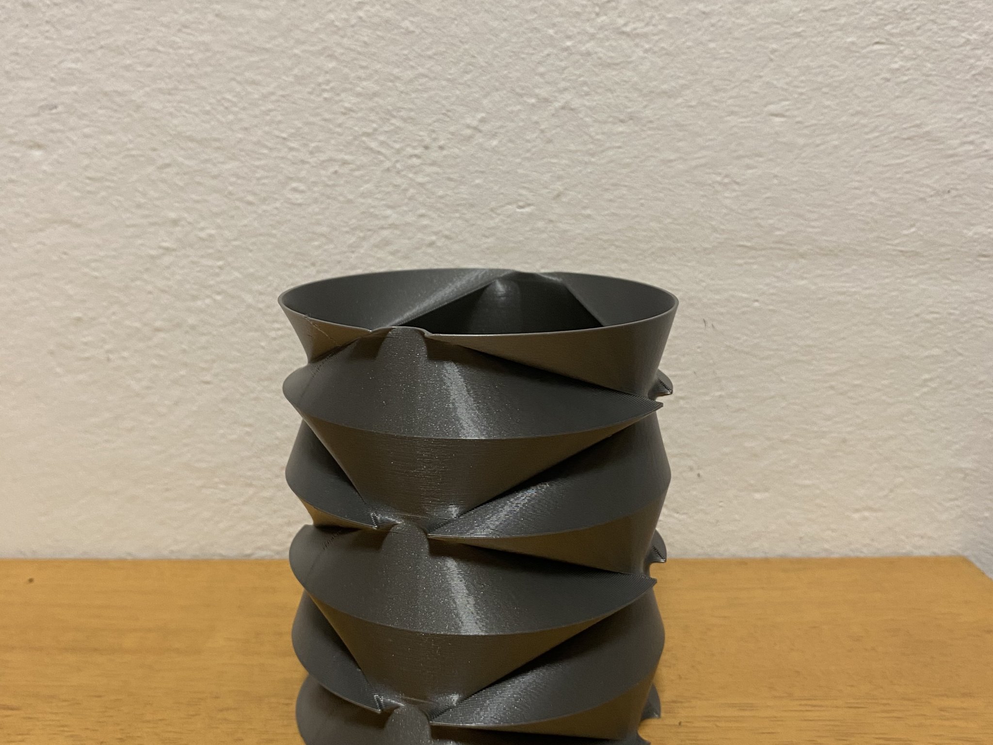 Chậu hoa trừu tượng in theo chế độ Vase