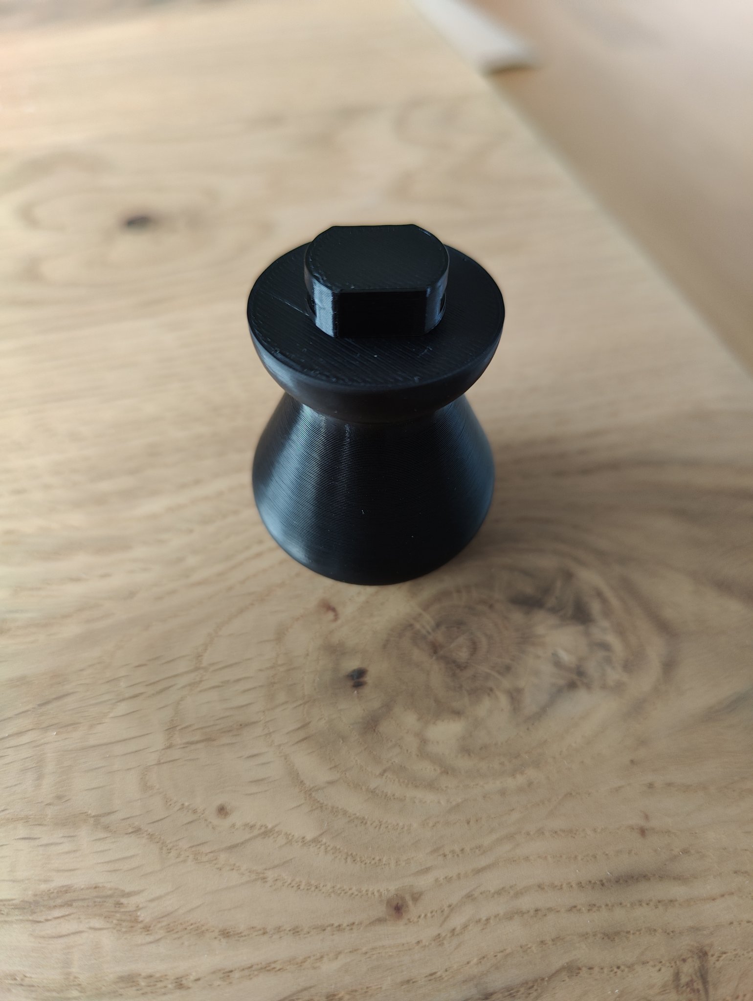 Núm cửa thay thế cho cửa bàn làm việc