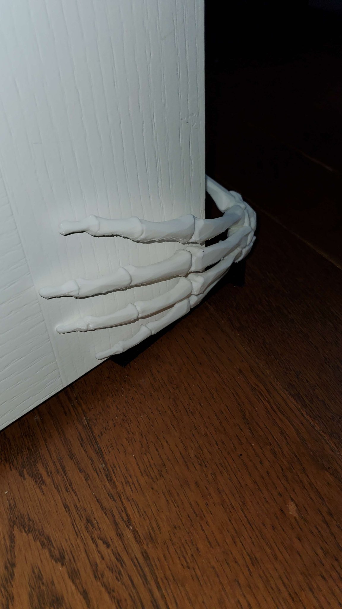 Giá đỡ cửa hình tay xương cho Halloween