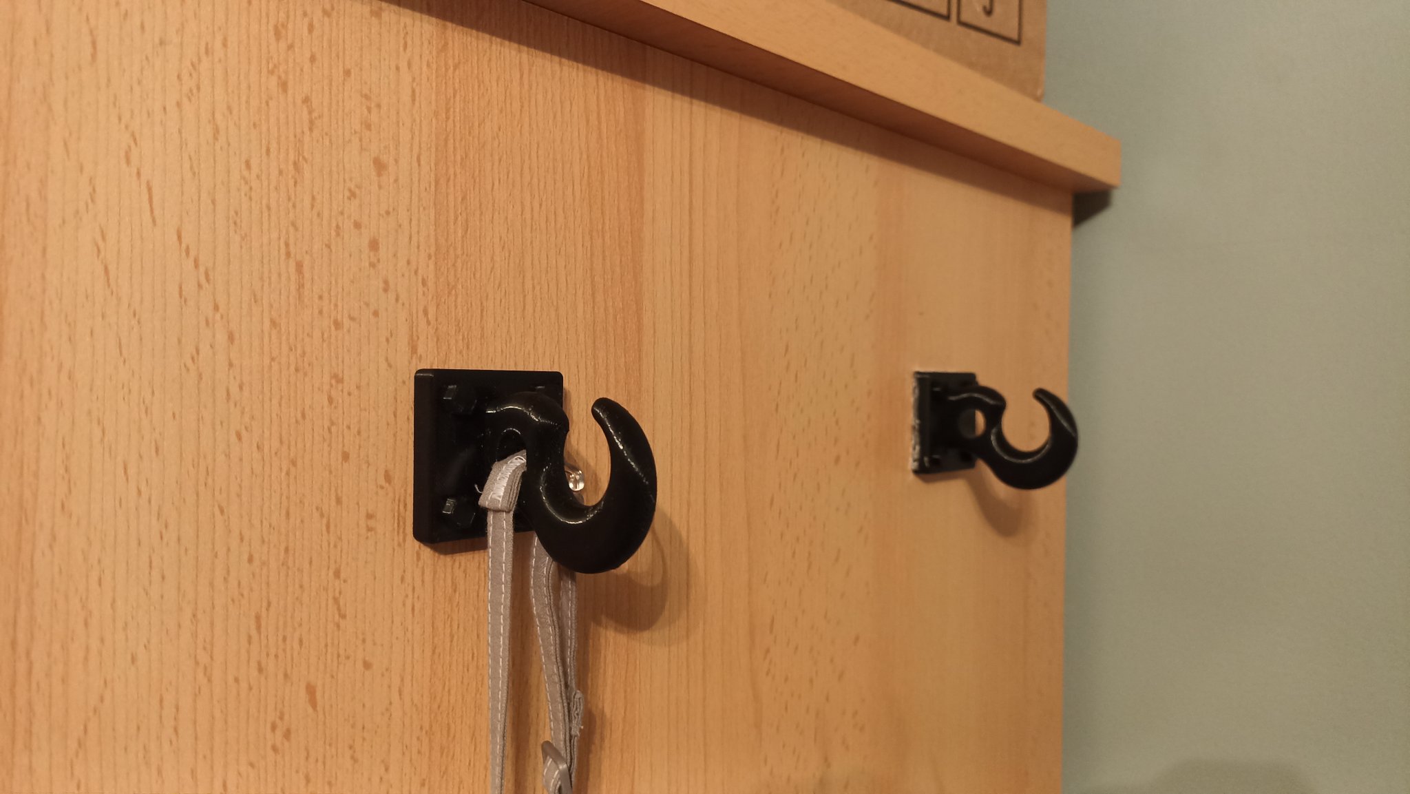 Giá treo quần áo hình dạng móc nối từ đầu tàu hỏa