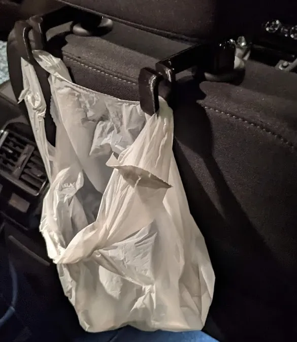 Móc treo túi rác cho ghế ô tô