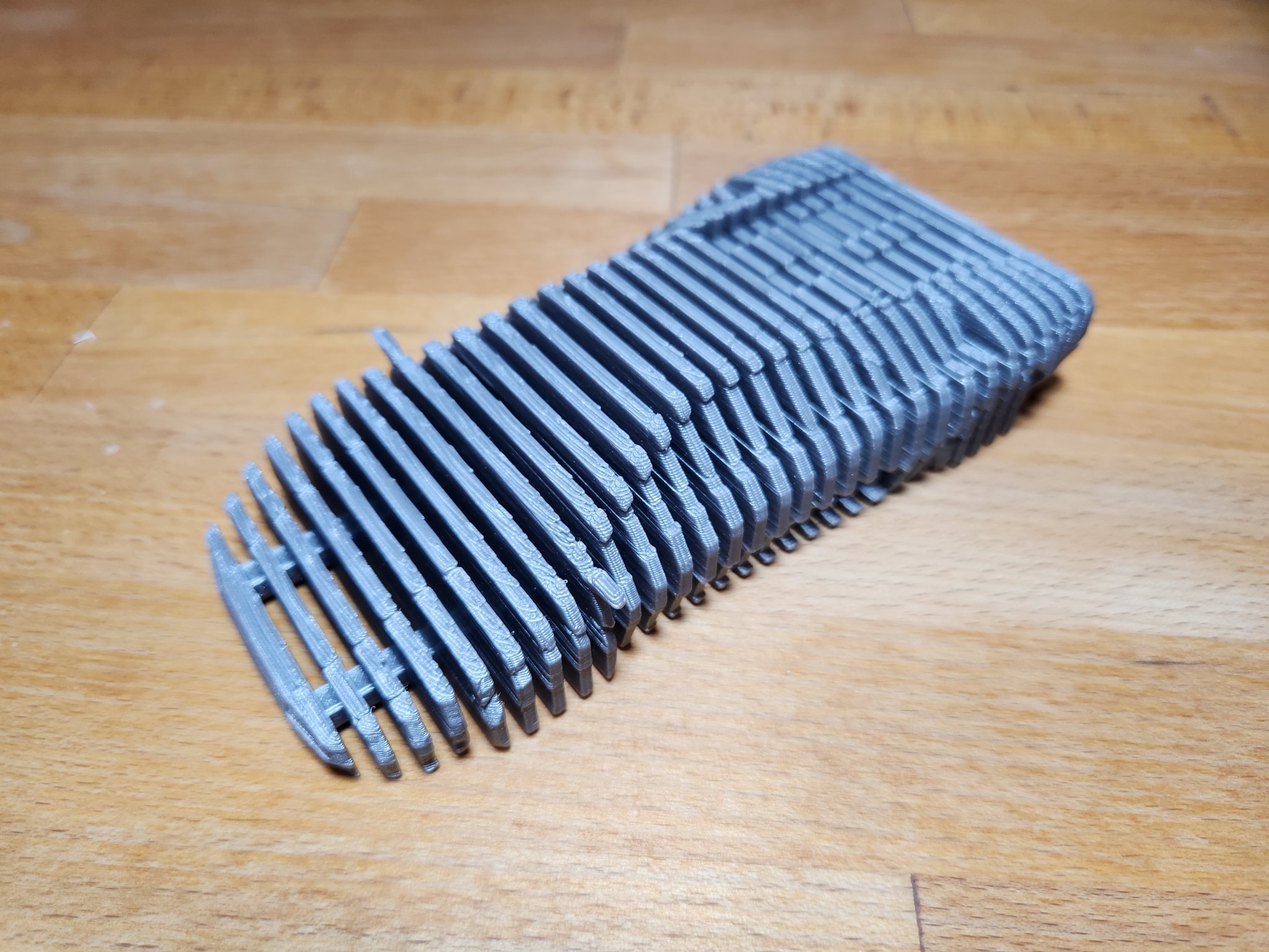 Tác phẩm điêu khắc ô tô cắt lát phong cách low poly thập niên 90